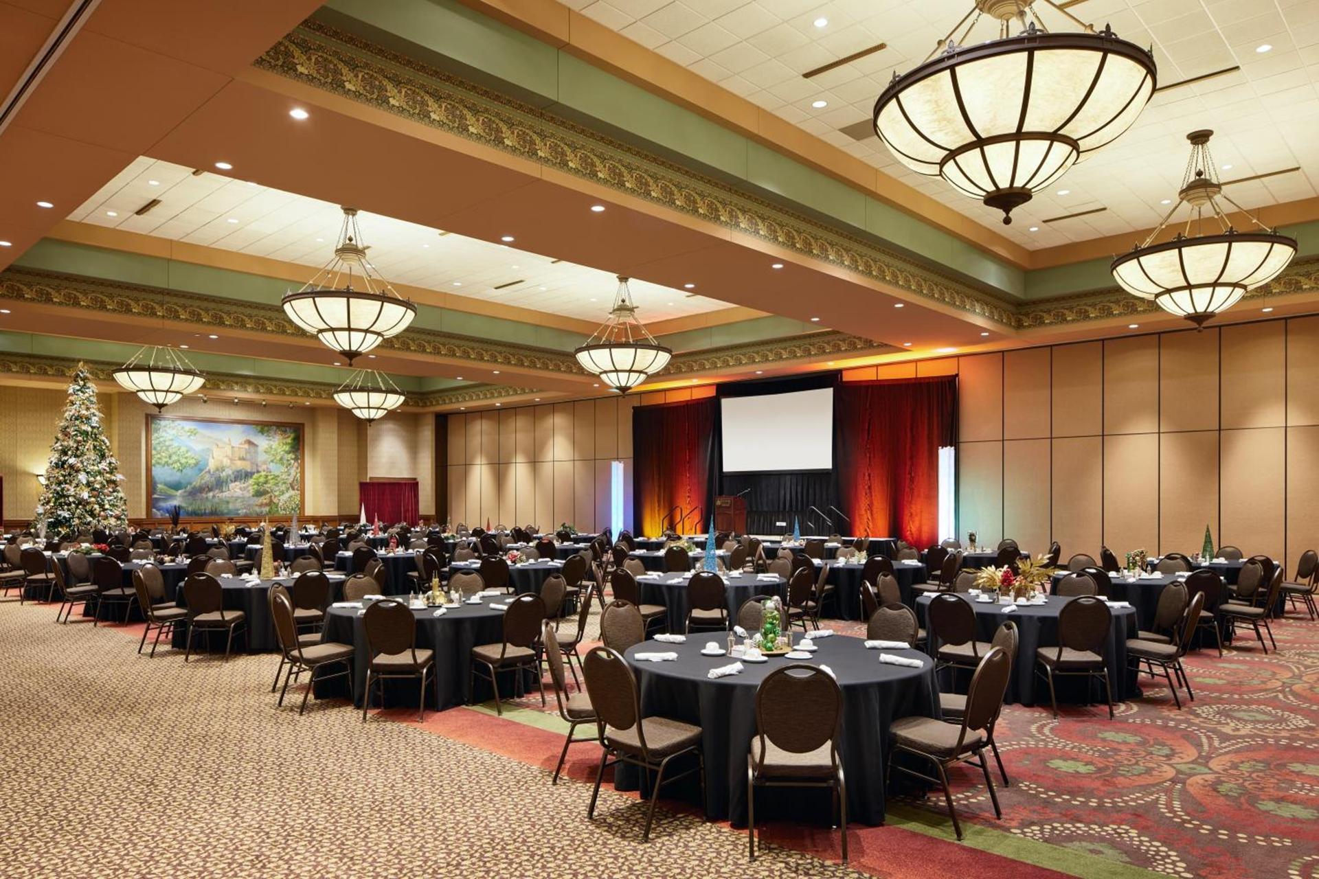 Chateau on the Lake Resort Spa and Convention Center photo 39