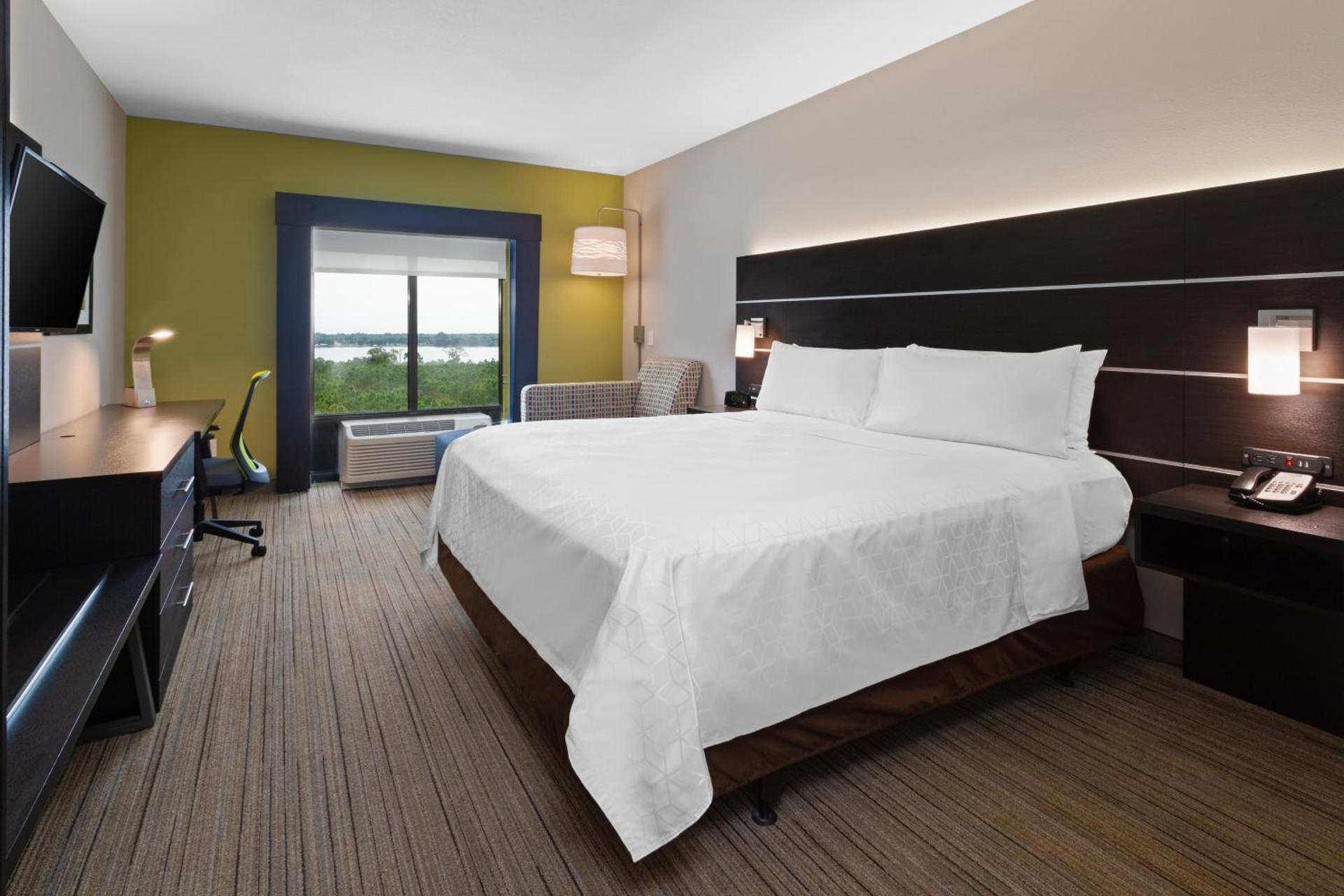 Holiday Inn Express & Suites Lake Placid by IHG photo 41