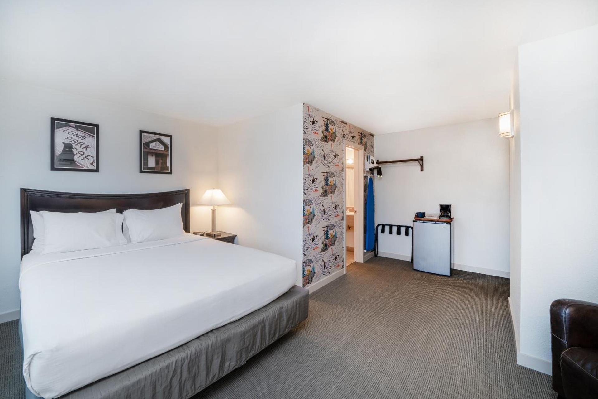 The Grove West Seattle Inn photo 5
