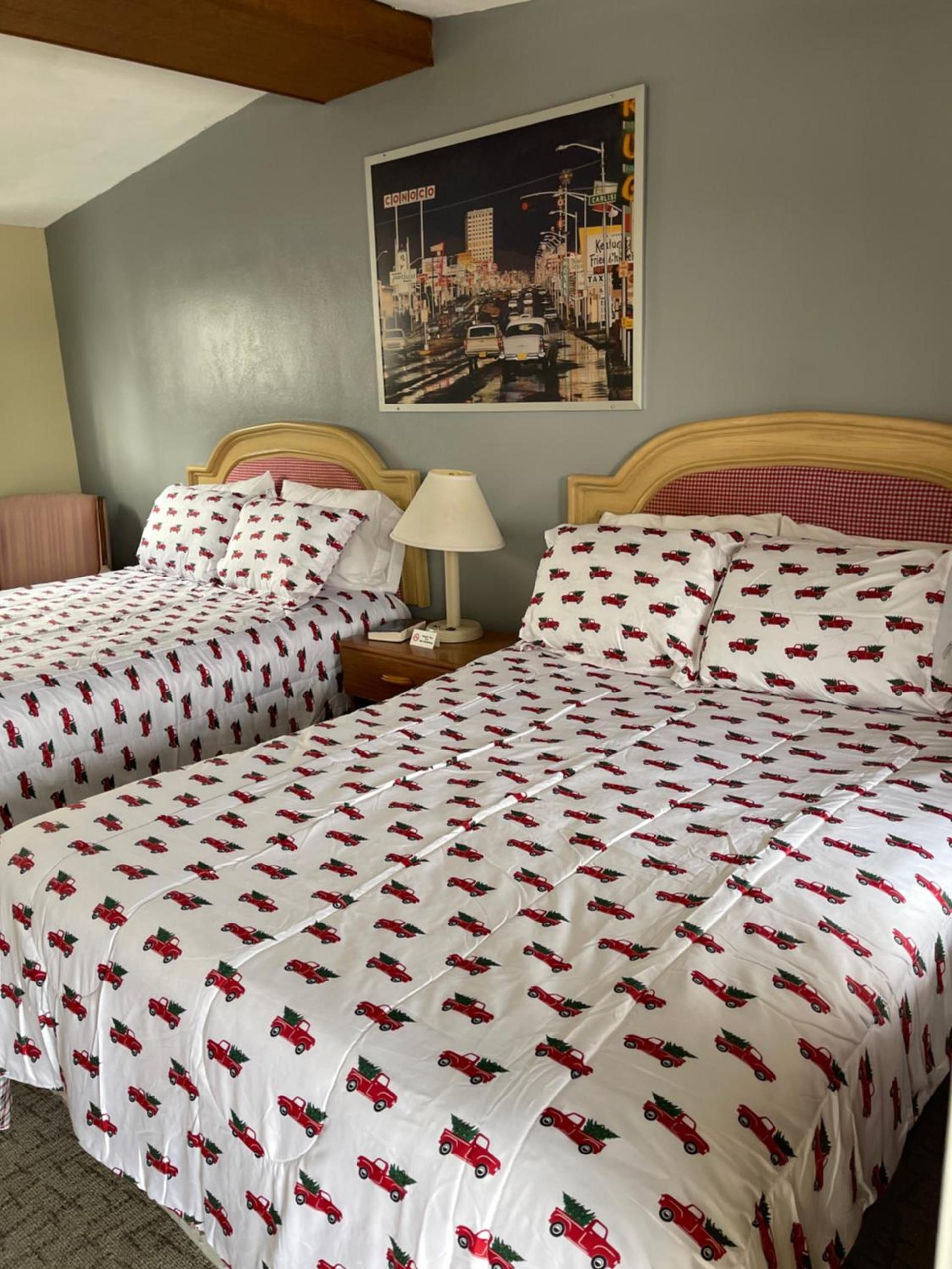 HOMETOWN INN photo 11