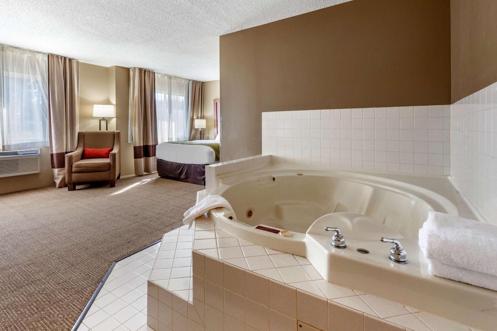 Comfort Inn Rhinelander photo 18