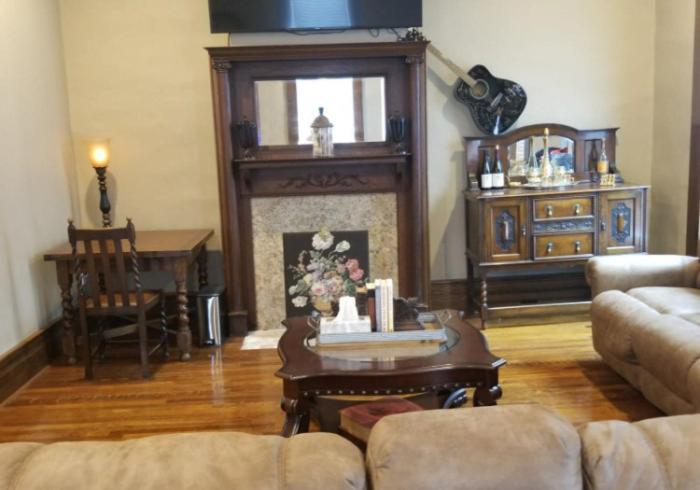 Historic Kahn Hotel photo 3