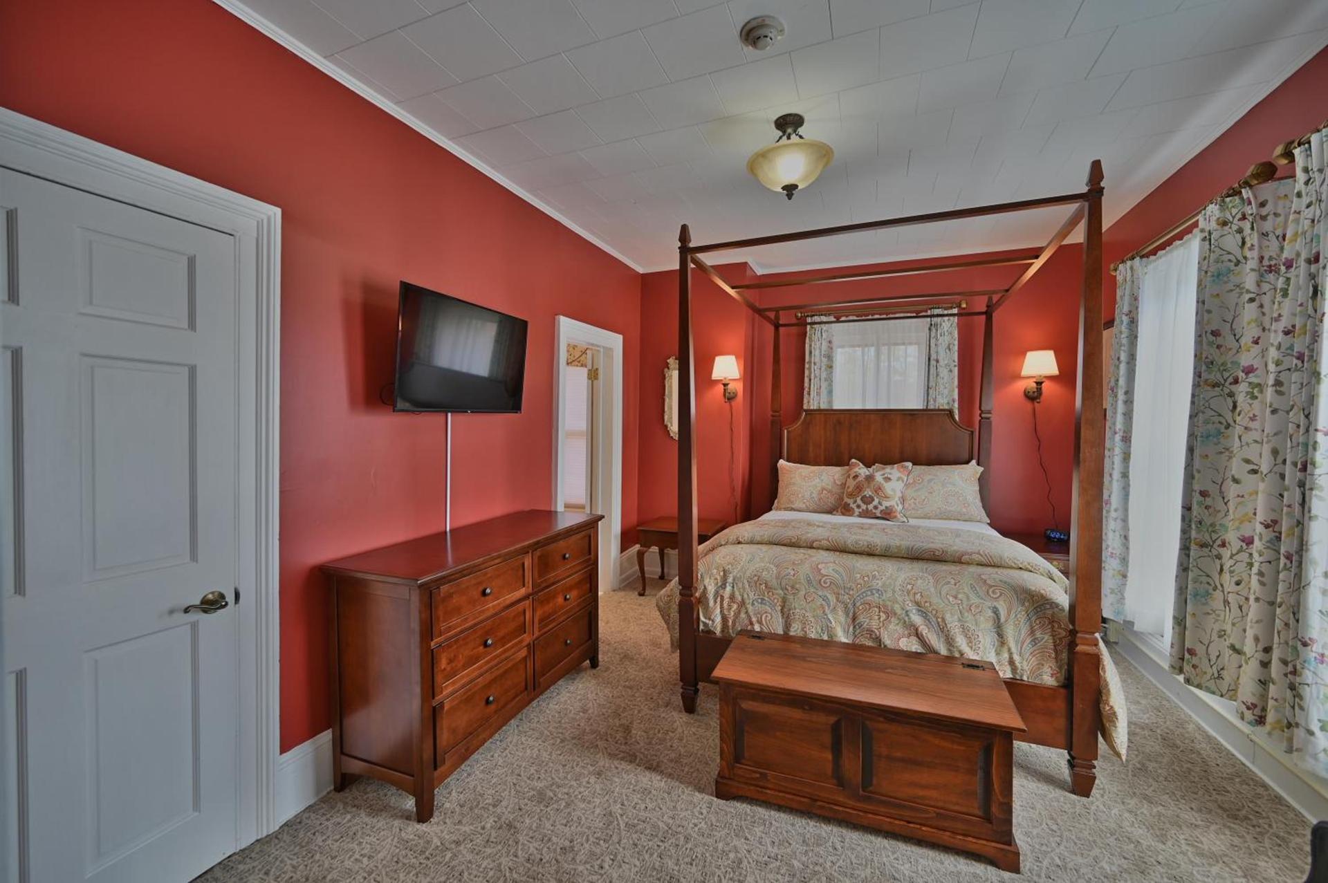 Tom Quick Inn photo 59