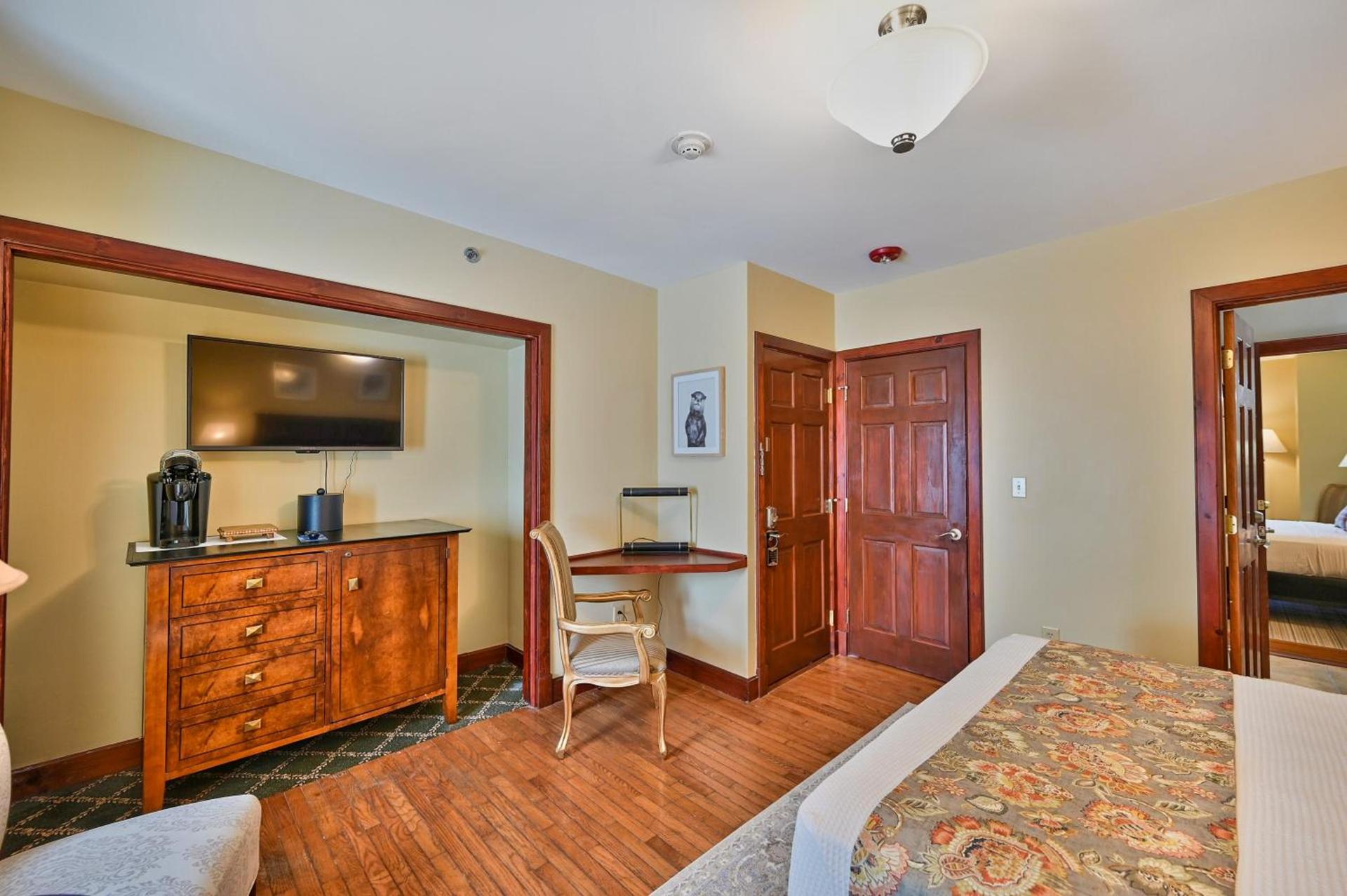Tom Quick Inn photo 19
