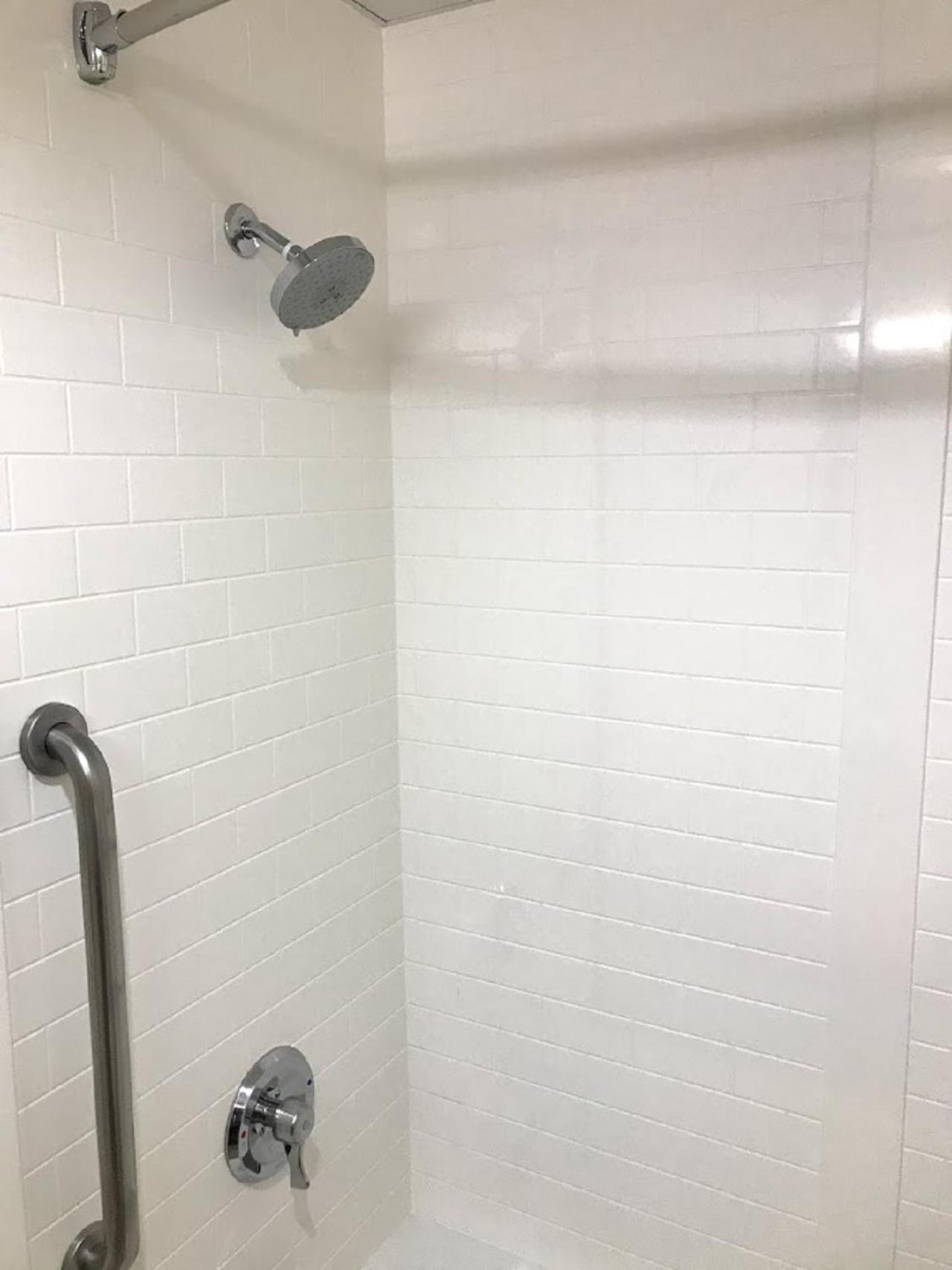 Comfort Suites Outlet Center photo 38