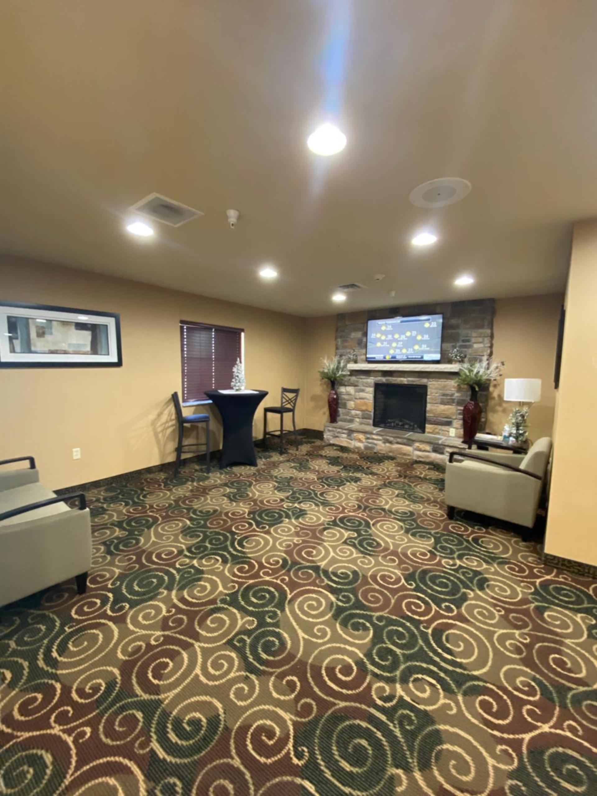Cobblestone Hotel & Suites - Broken Bow photo 18
