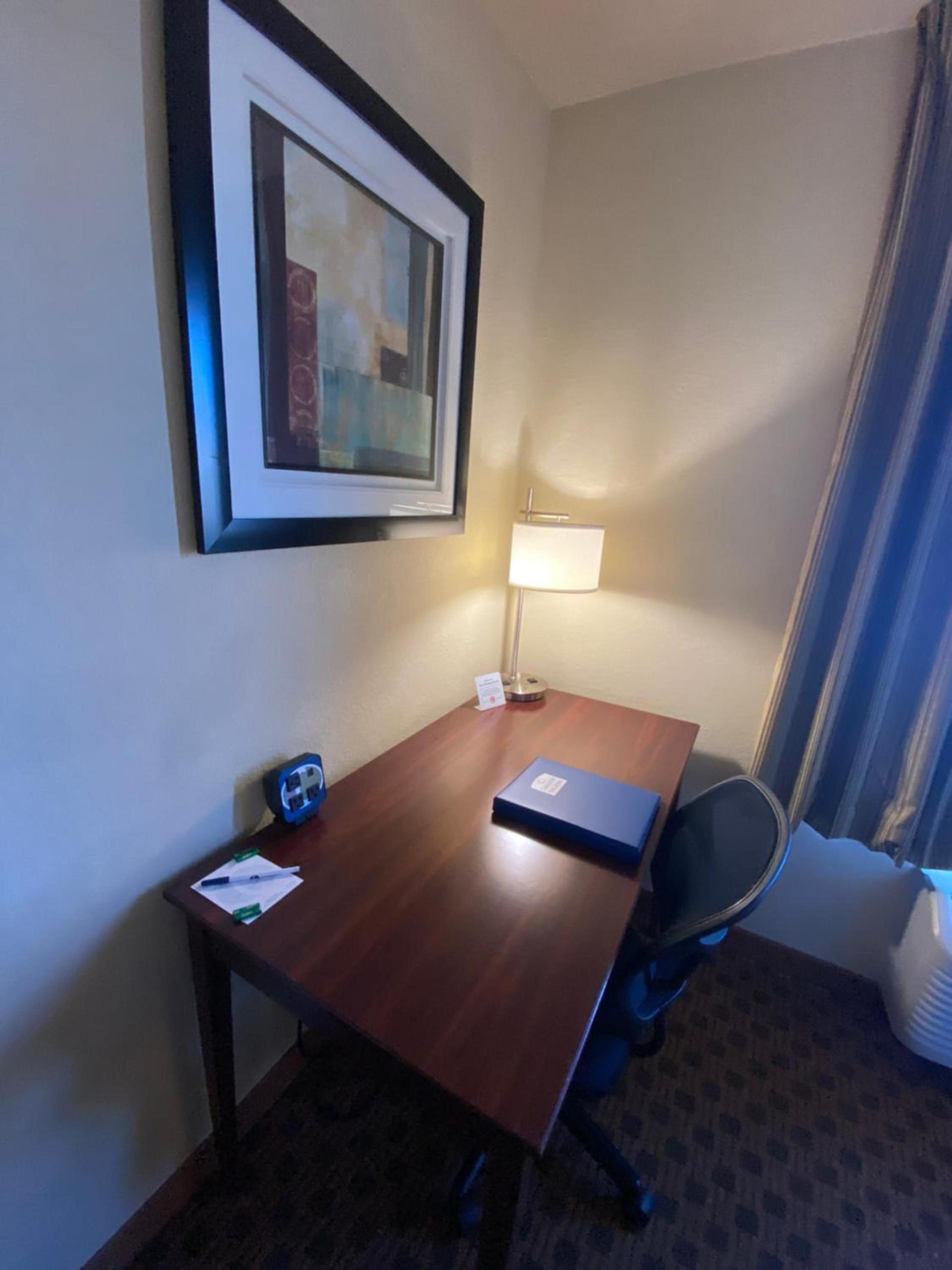 Cobblestone Hotel & Suites - Broken Bow photo 11