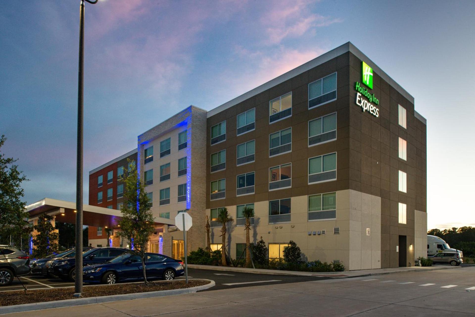Holiday Inn Express Orlando - South Park by IHG photo 2