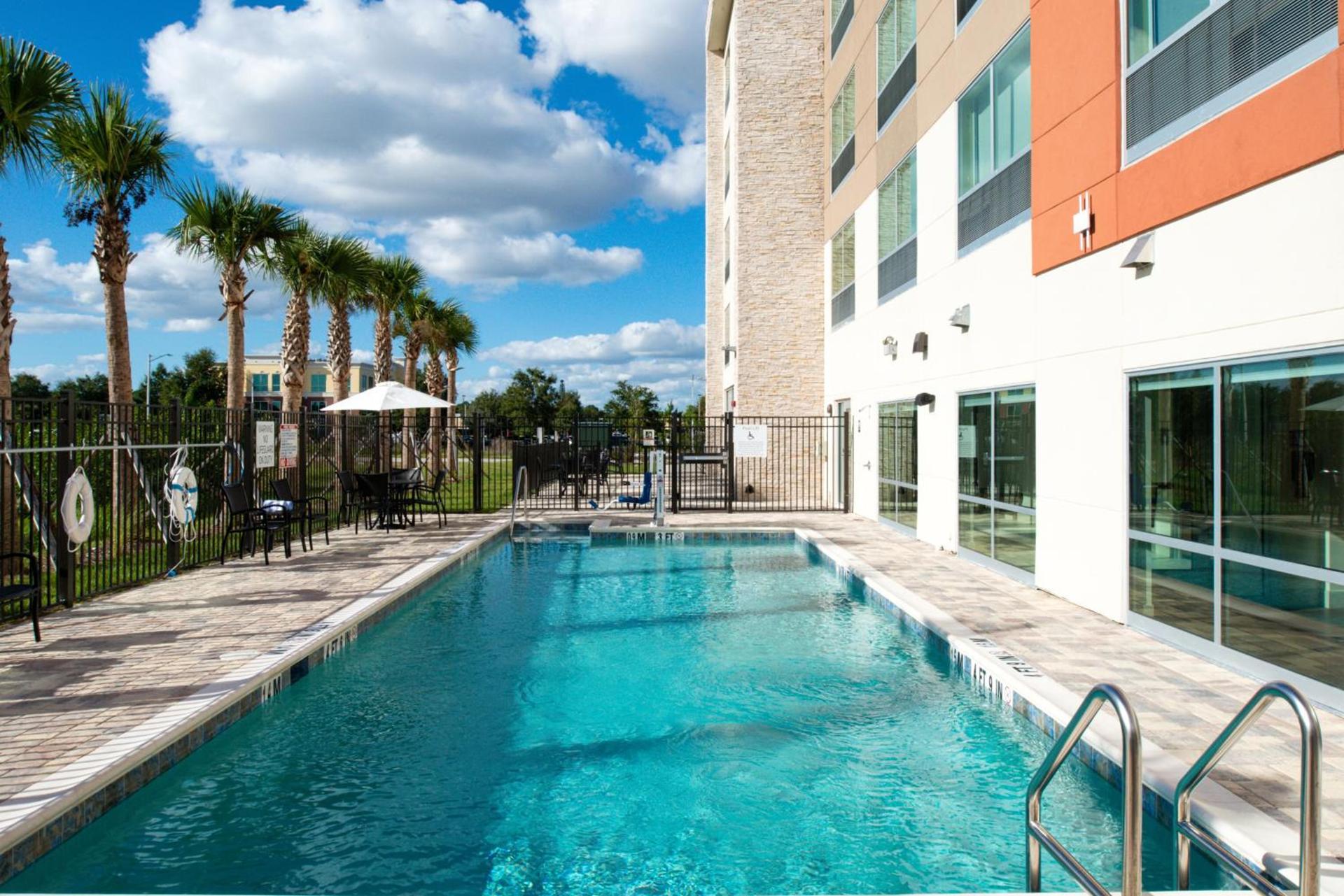 Holiday Inn Express Orlando - South Park by IHG photo 6