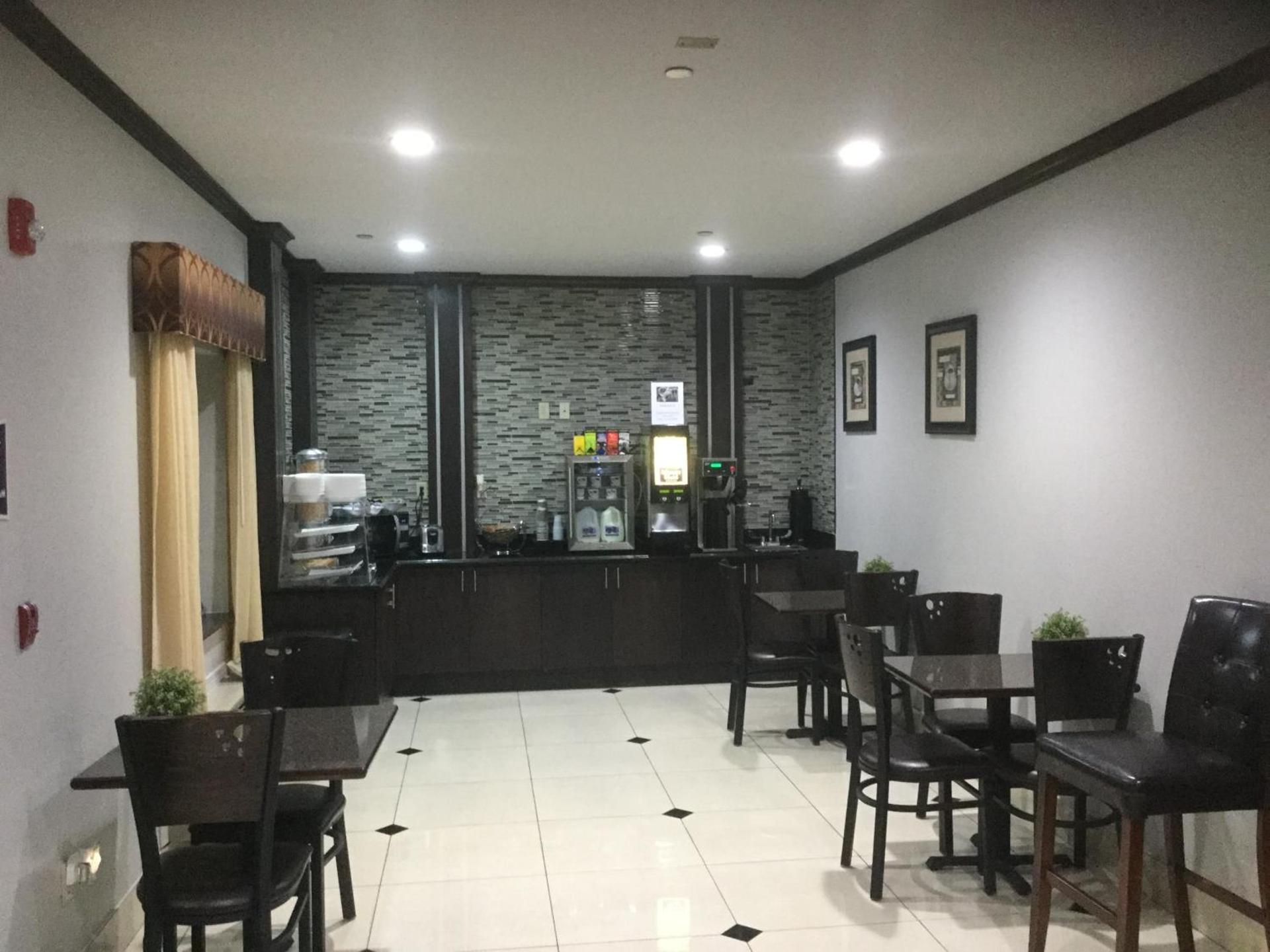 Muskogee Inn and Suites photo 3