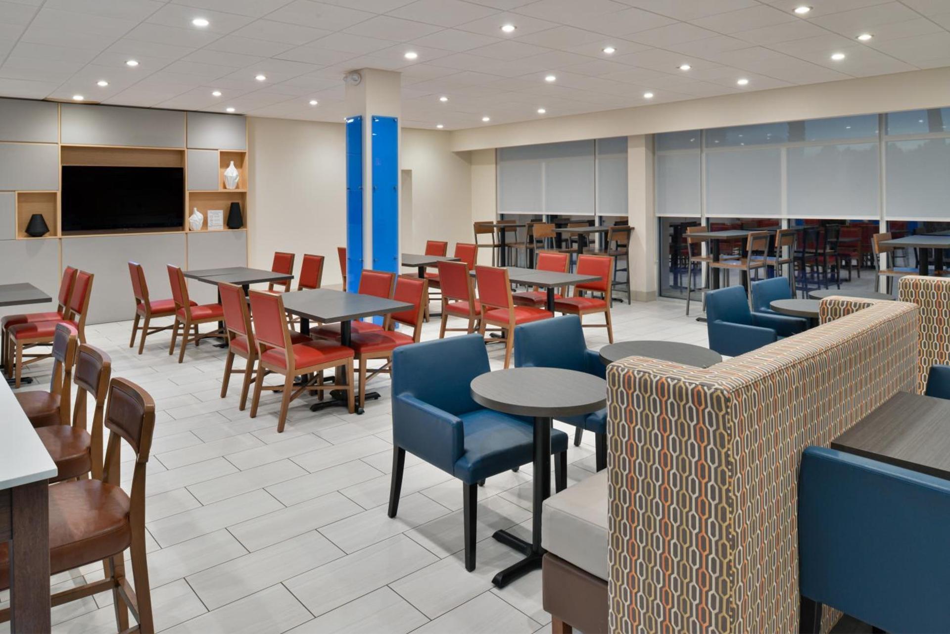 Holiday Inn Express Orlando - South Park by IHG photo 22