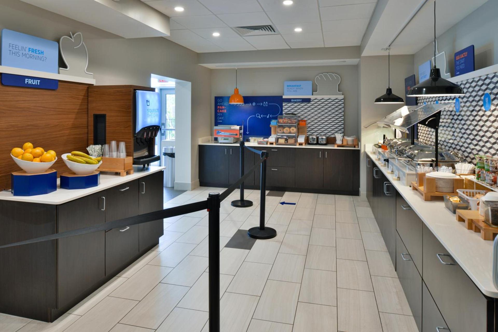 Holiday Inn Express Orlando - South Park by IHG photo 29