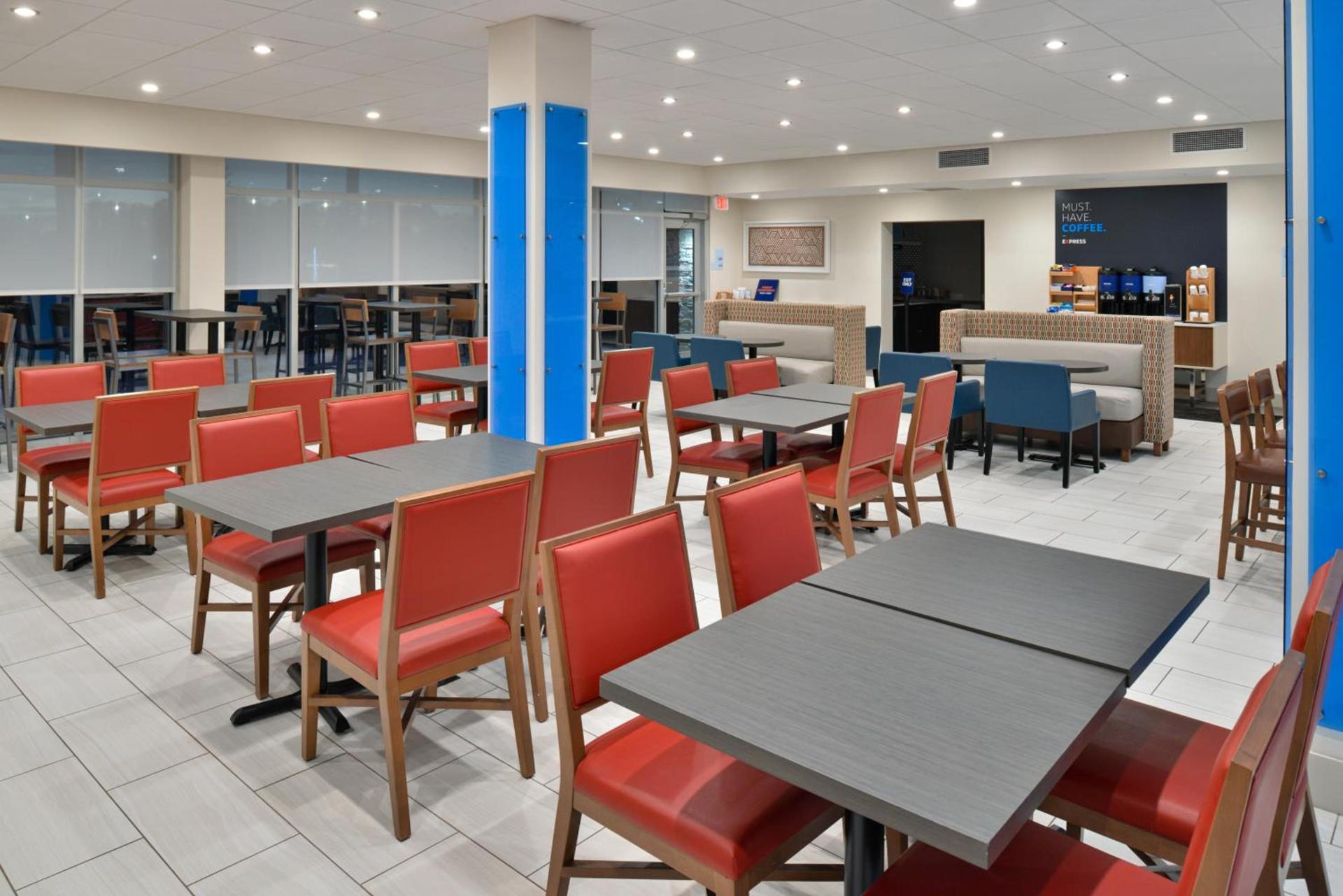Holiday Inn Express Orlando - South Park by IHG photo 27