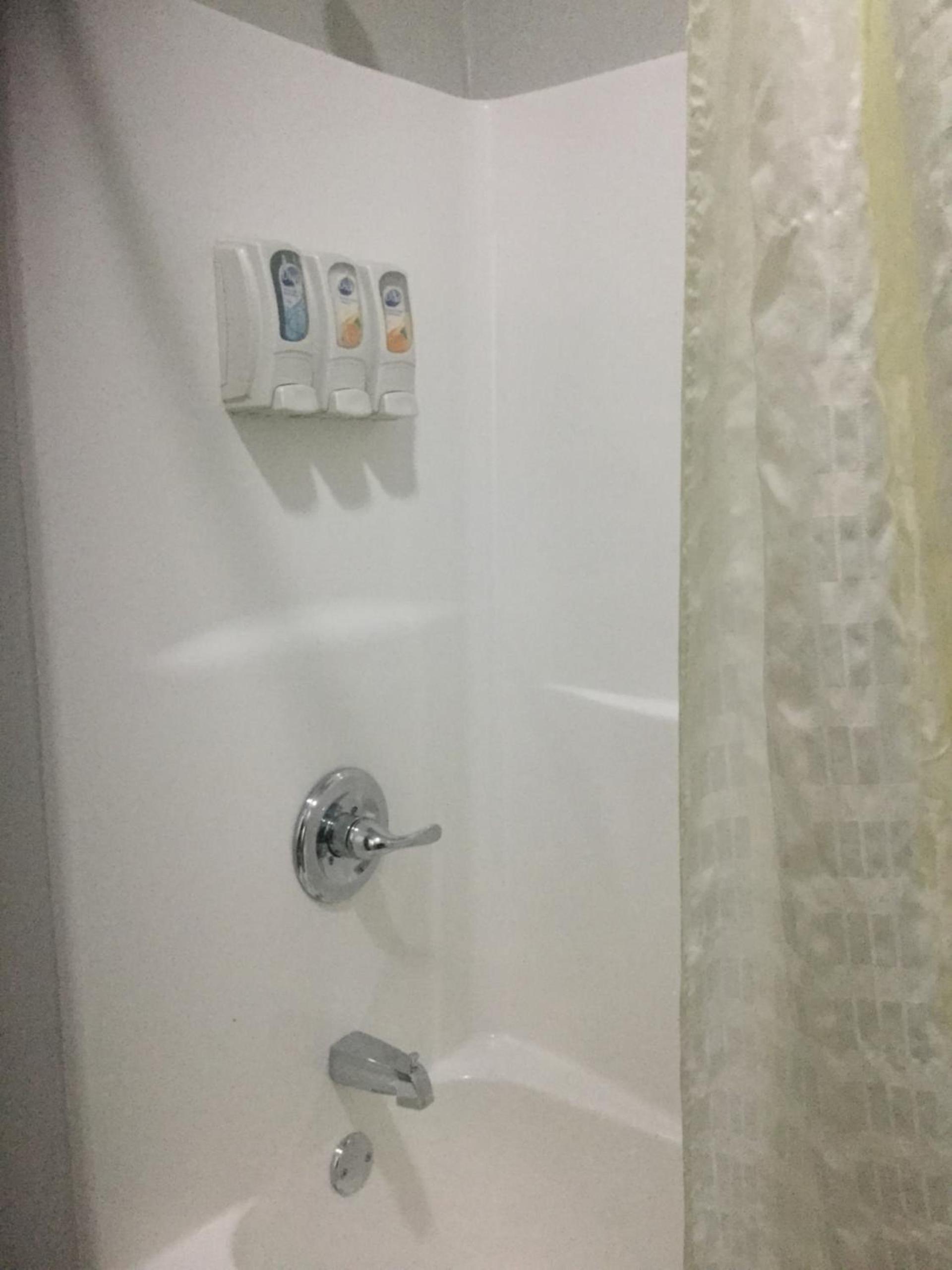 Muskogee Inn and Suites photo 10