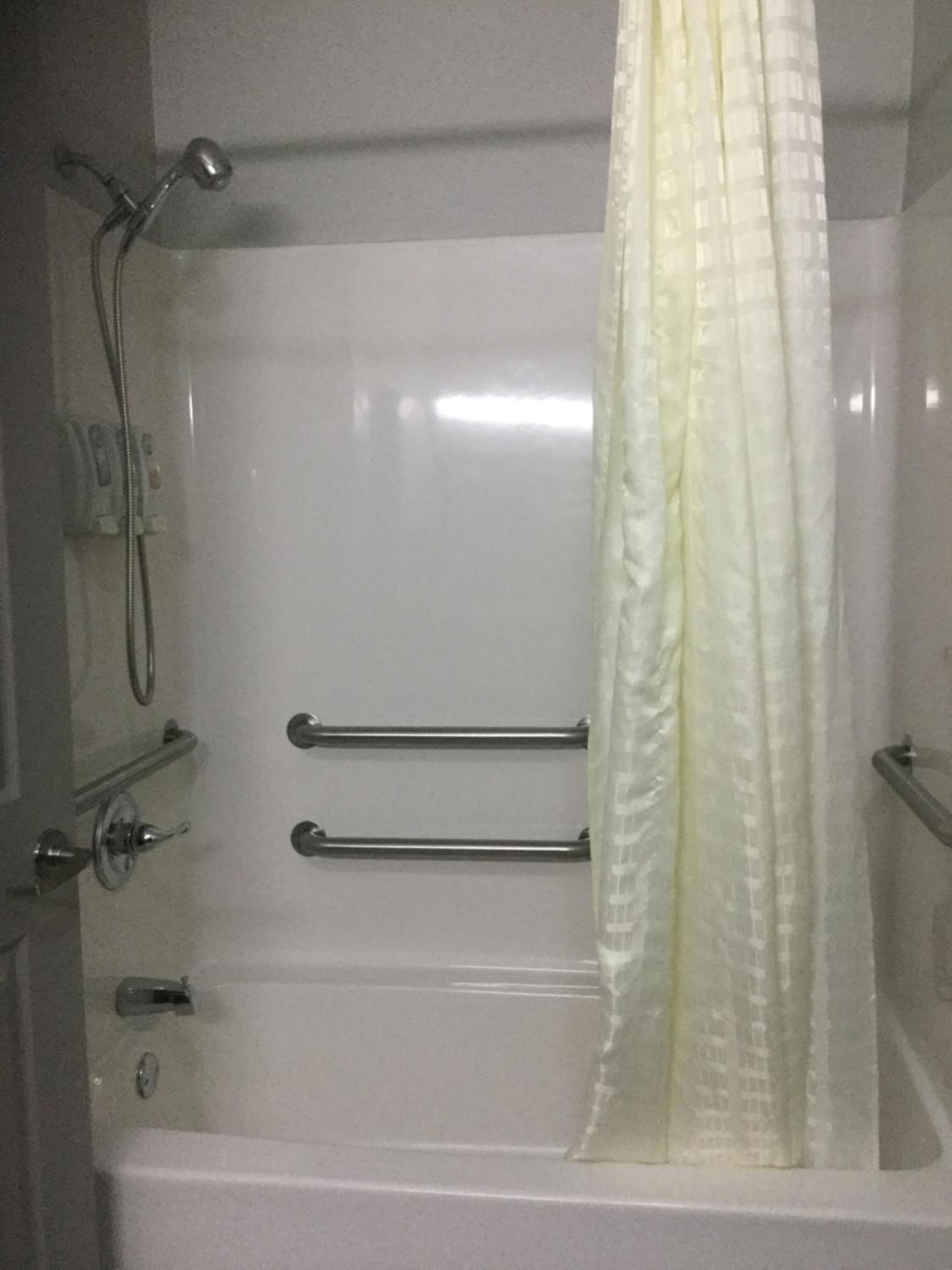 Muskogee Inn and Suites photo 15