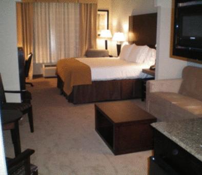 Holiday Inn Express Hotel & Suites Beaumont Northwest by IHG photo 4