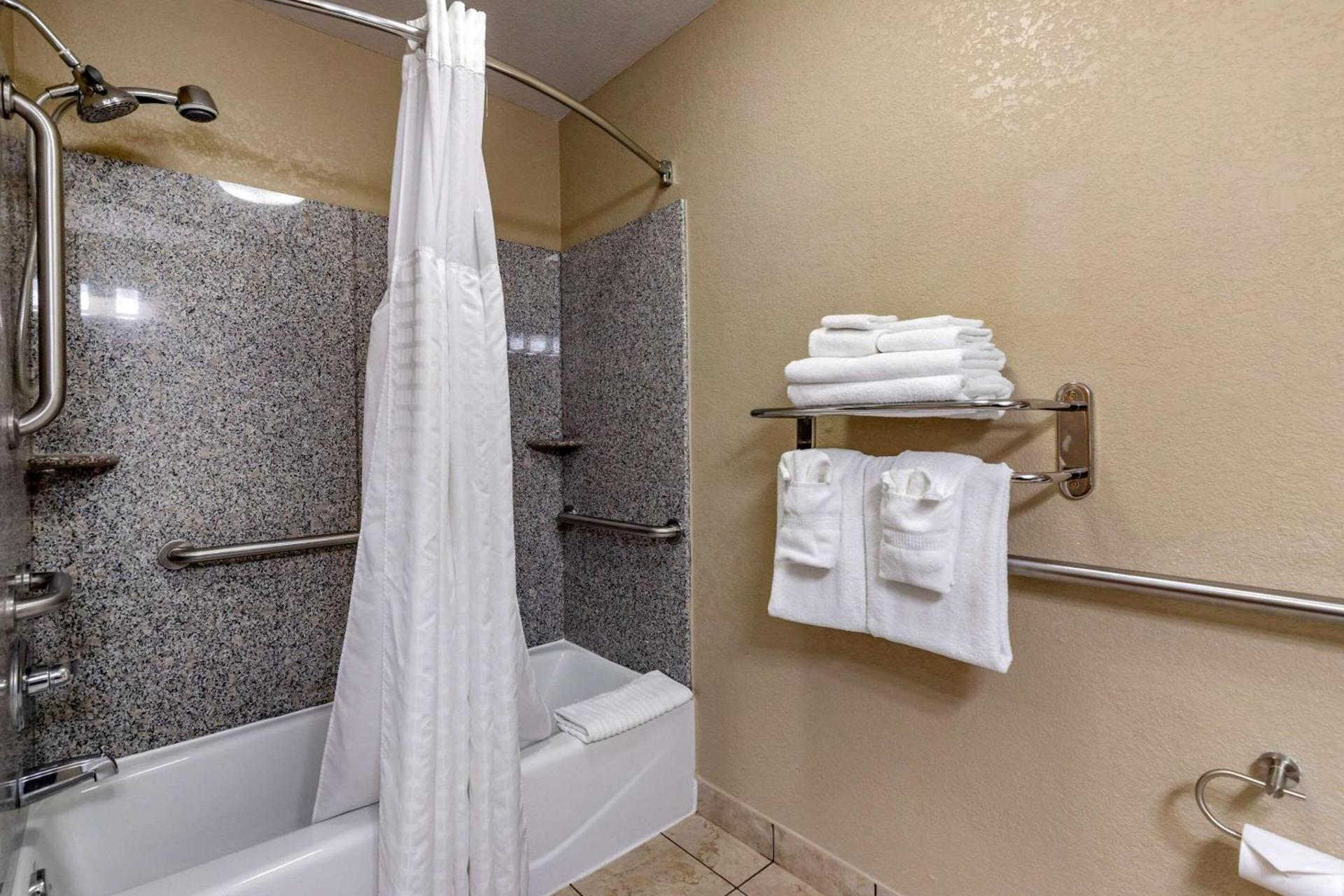 Comfort Suites Georgetown photo 8