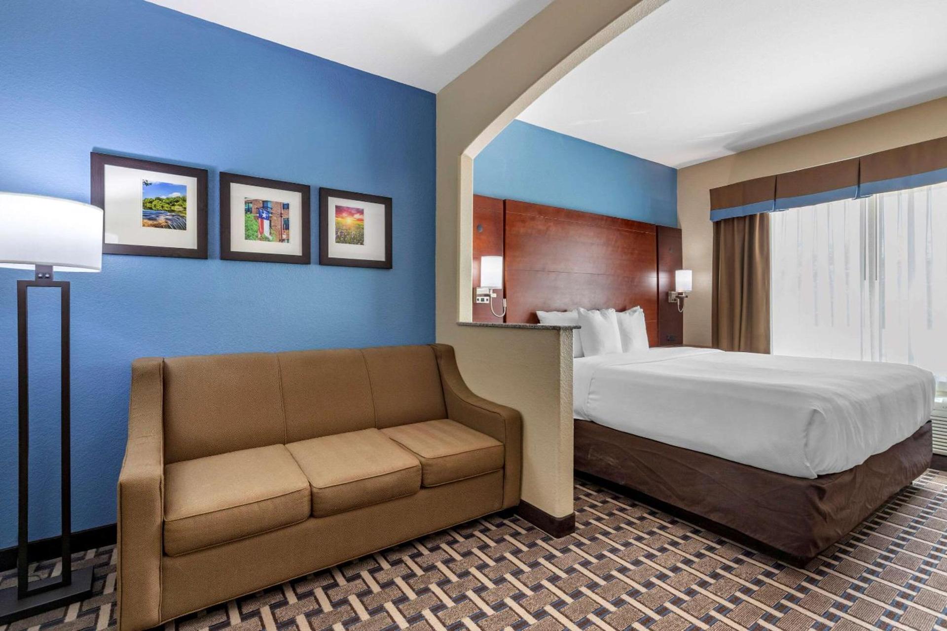 Comfort Suites Georgetown photo 13