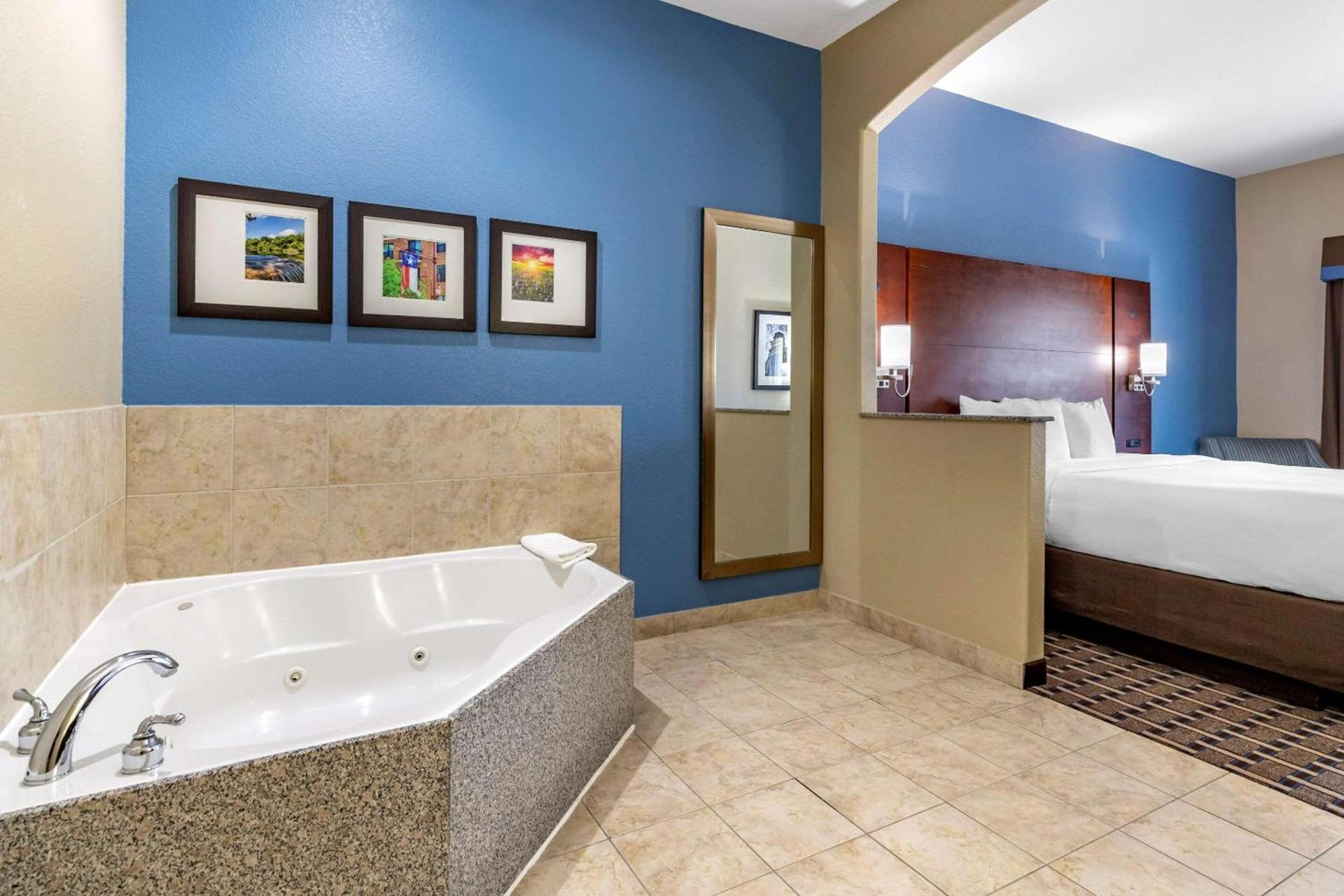 Comfort Suites Georgetown photo 17