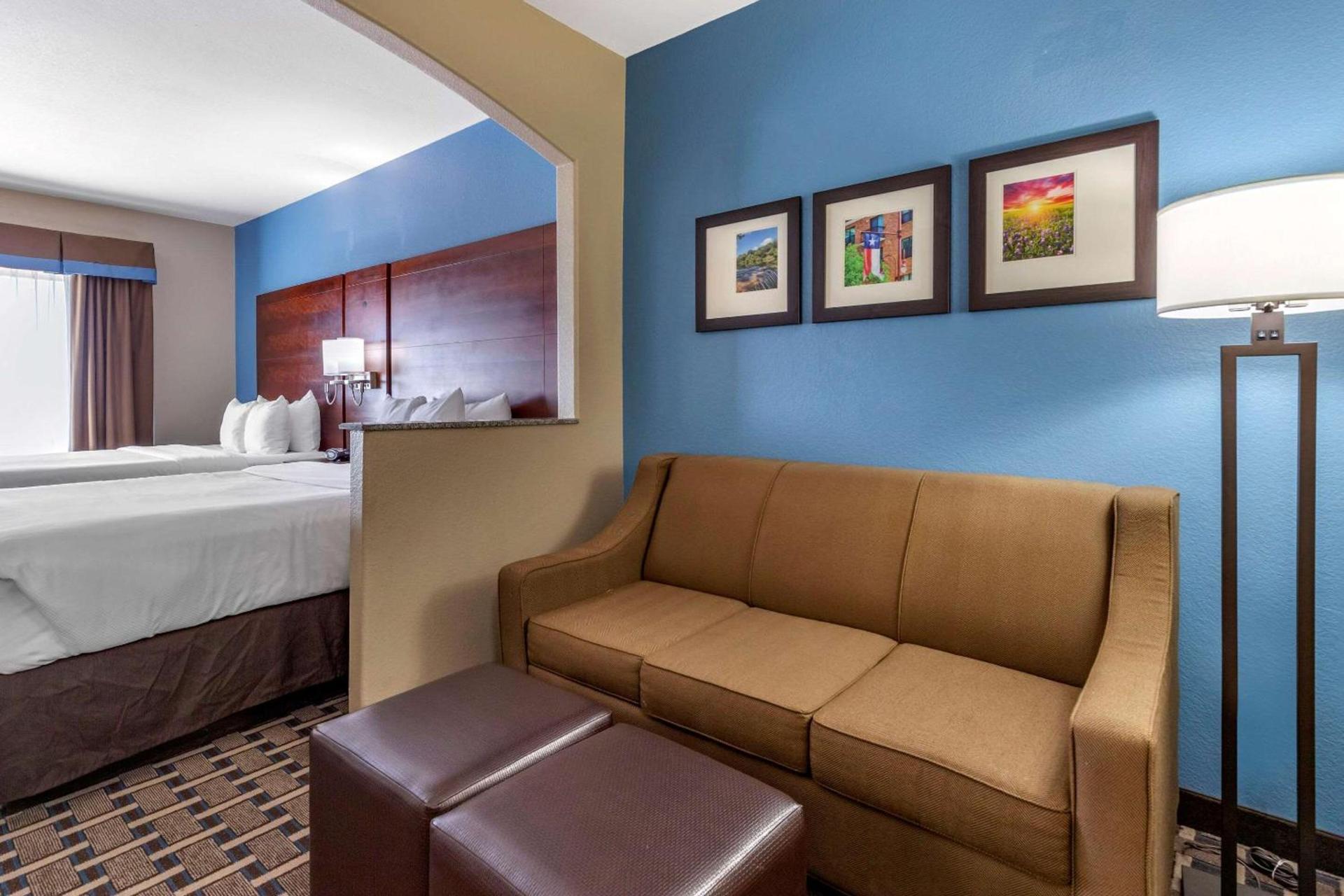 Comfort Suites Georgetown photo 23