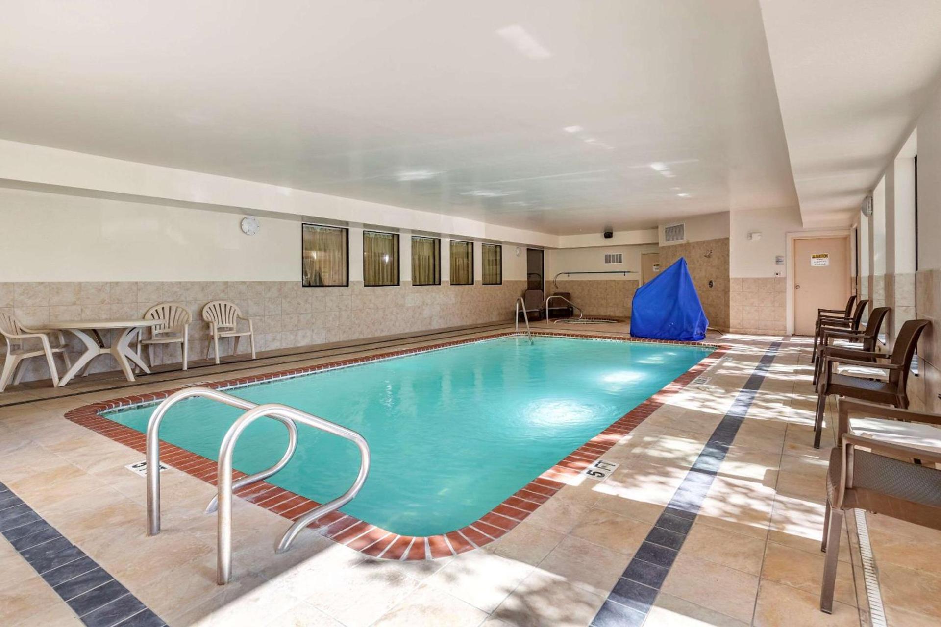 Comfort Suites Georgetown photo 24