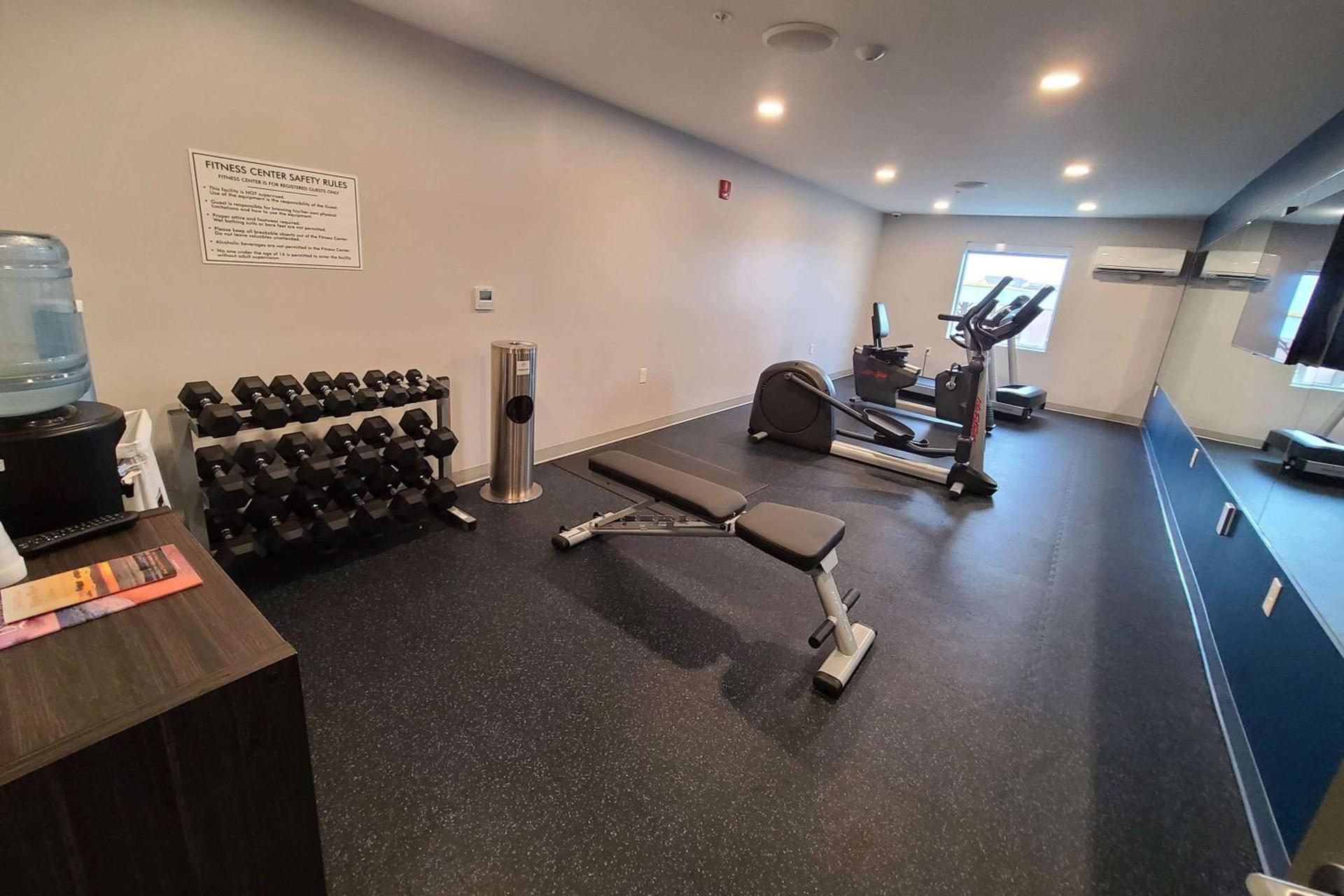 Microtel Inn & Suites by Wyndham Milford photo 3
