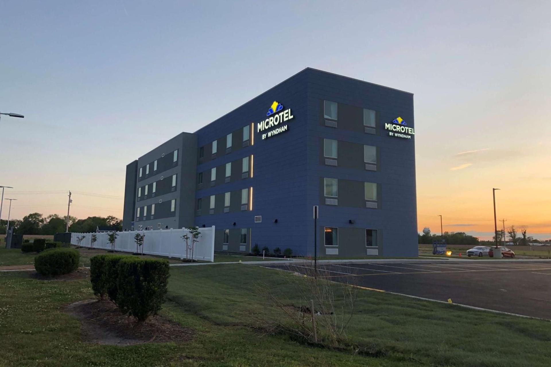 Microtel Inn & Suites by Wyndham Milford photo 2
