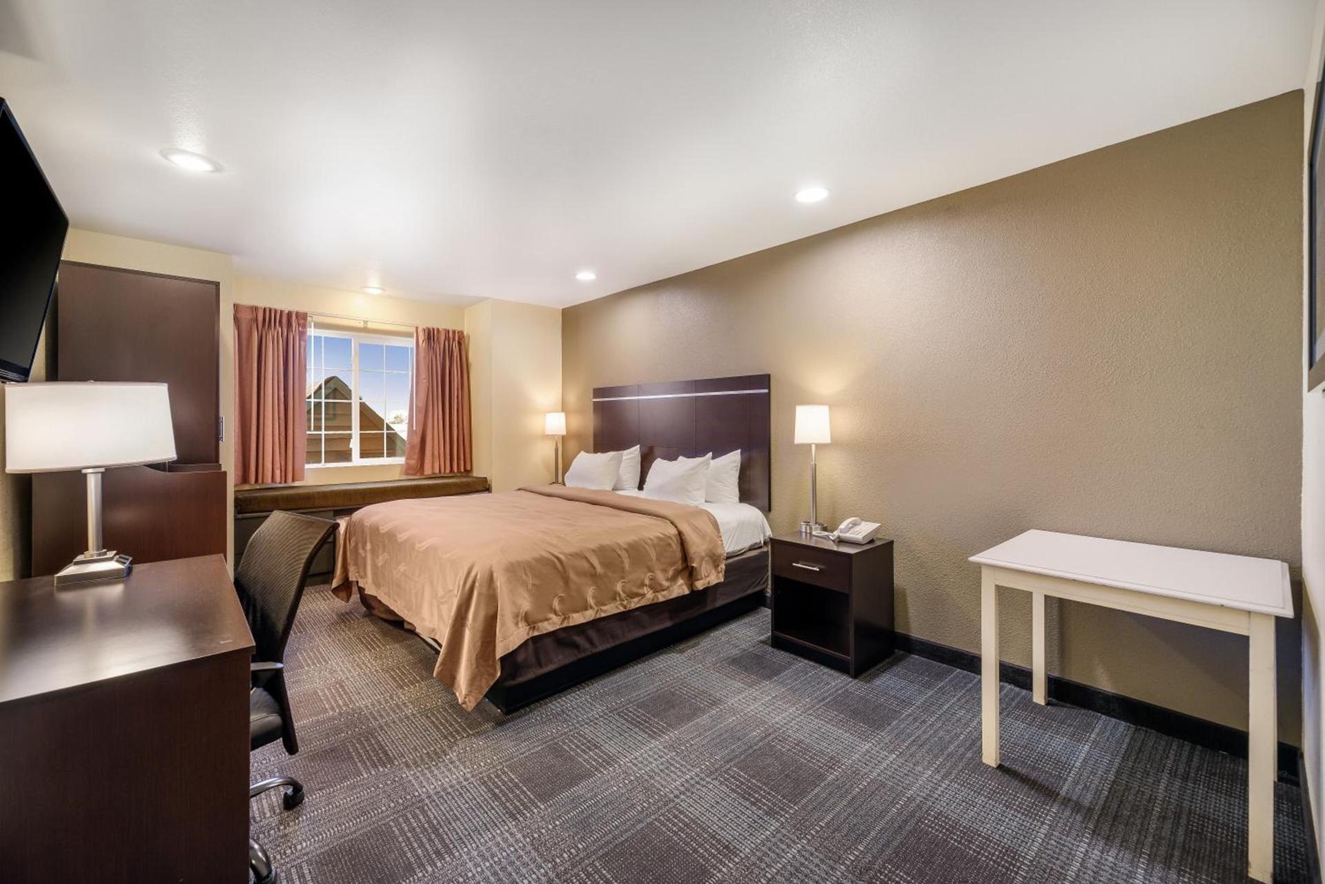 Quality Inn & Suites near NAS Fallon photo 11