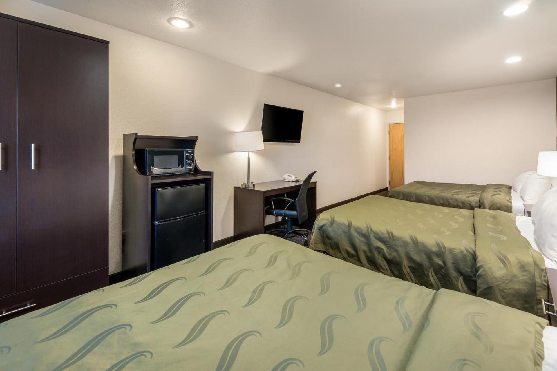 Quality Inn & Suites near NAS Fallon photo 14