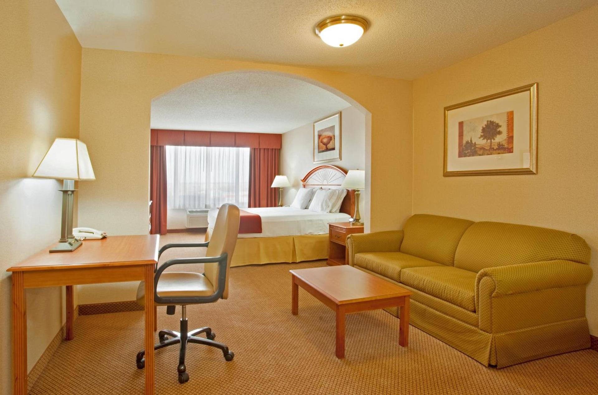 Holiday Inn Express Hotel & Suites Logansport by IHG photo 35