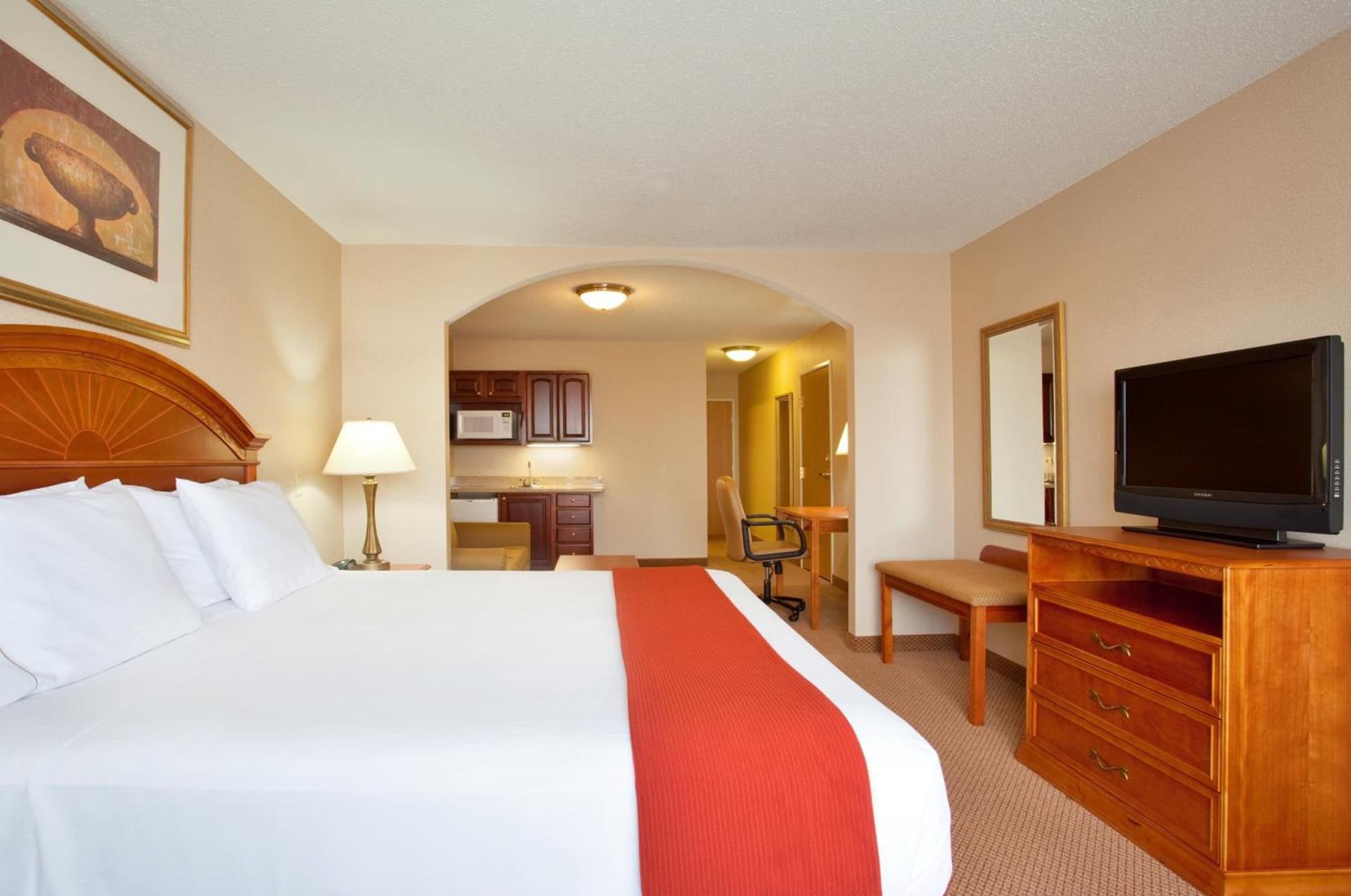 Holiday Inn Express Hotel & Suites Logansport by IHG photo 34