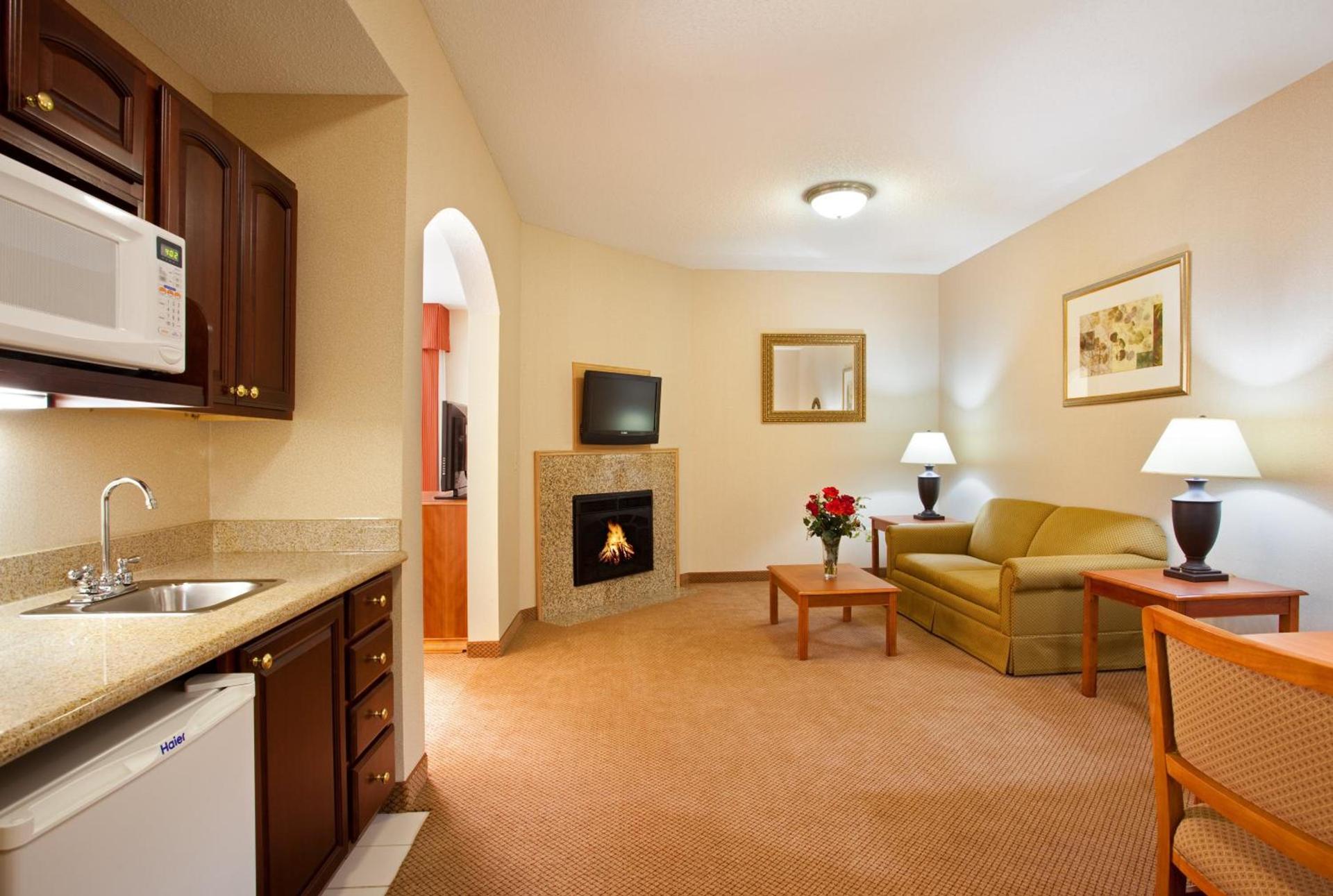 Holiday Inn Express Hotel & Suites Logansport by IHG photo 33