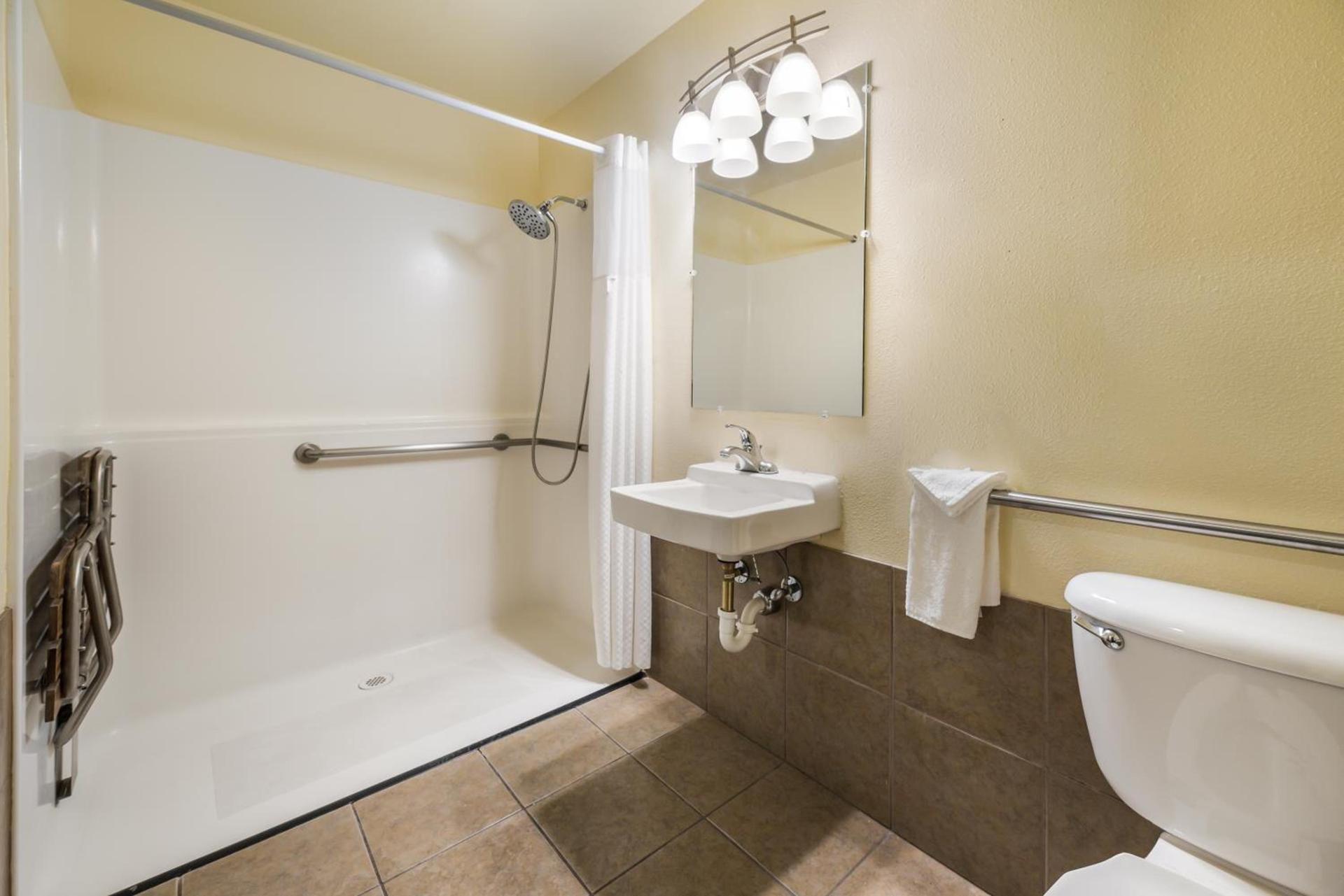 Quality Inn & Suites near NAS Fallon photo 16