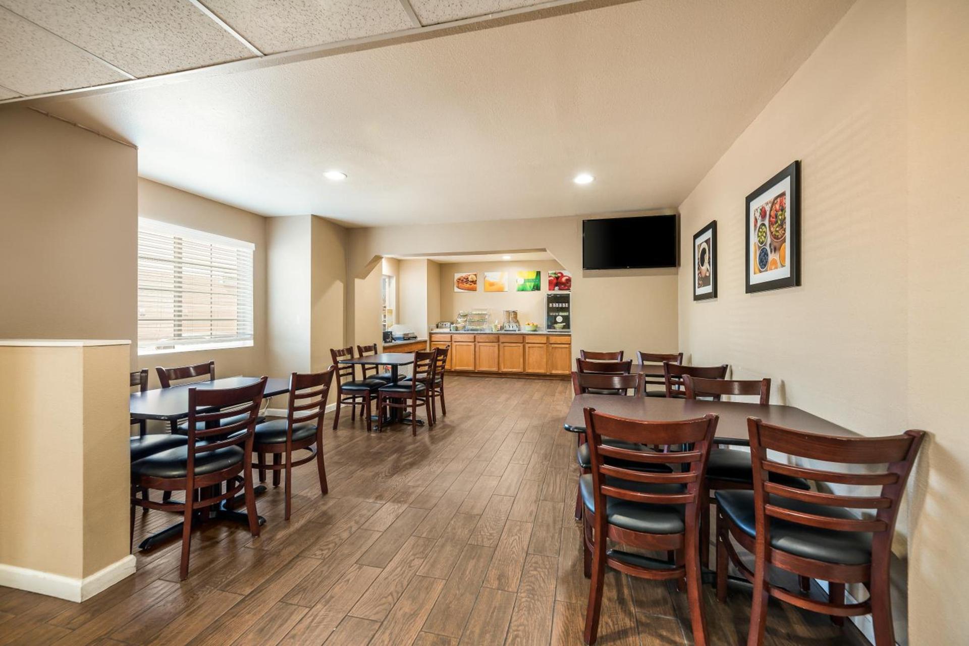 Quality Inn & Suites near NAS Fallon photo 21