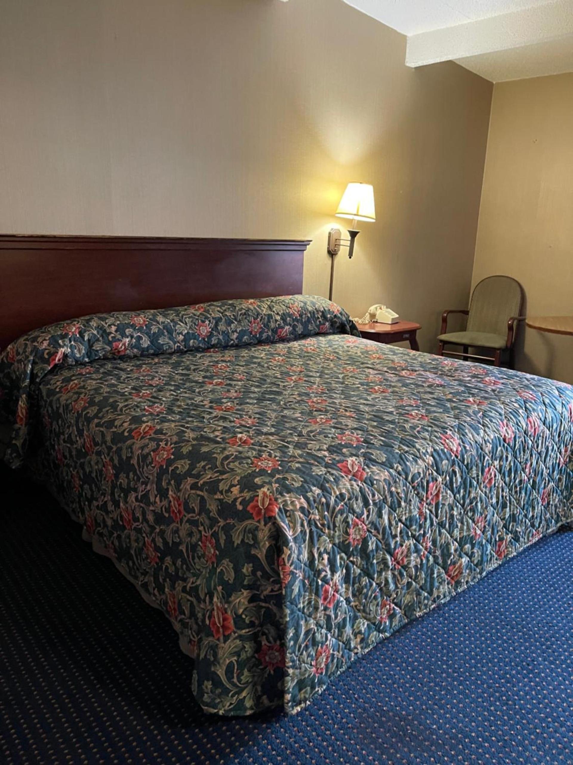 Budget Inn Temple Hills photo 34