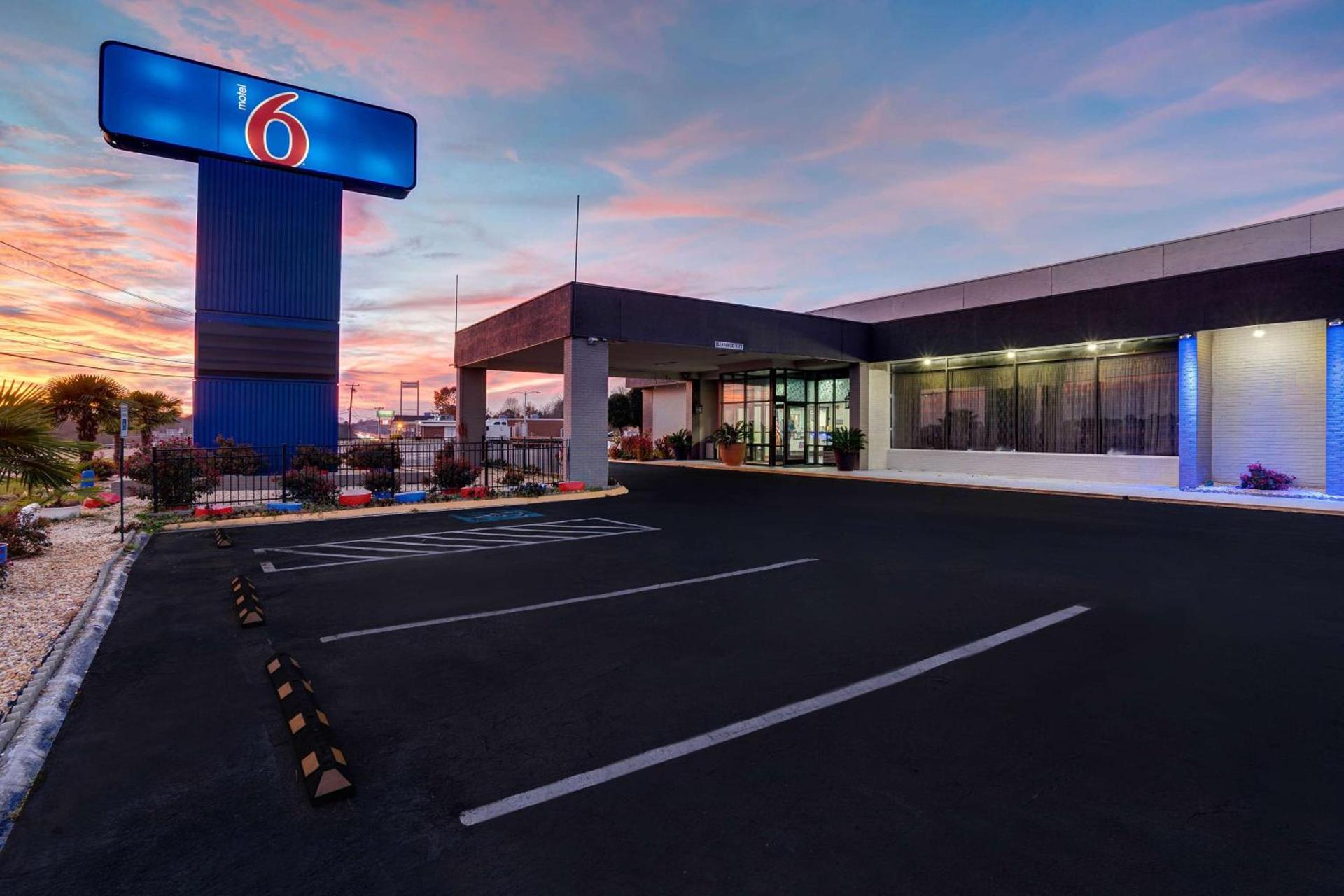 Motel 6 Burlington photo 2
