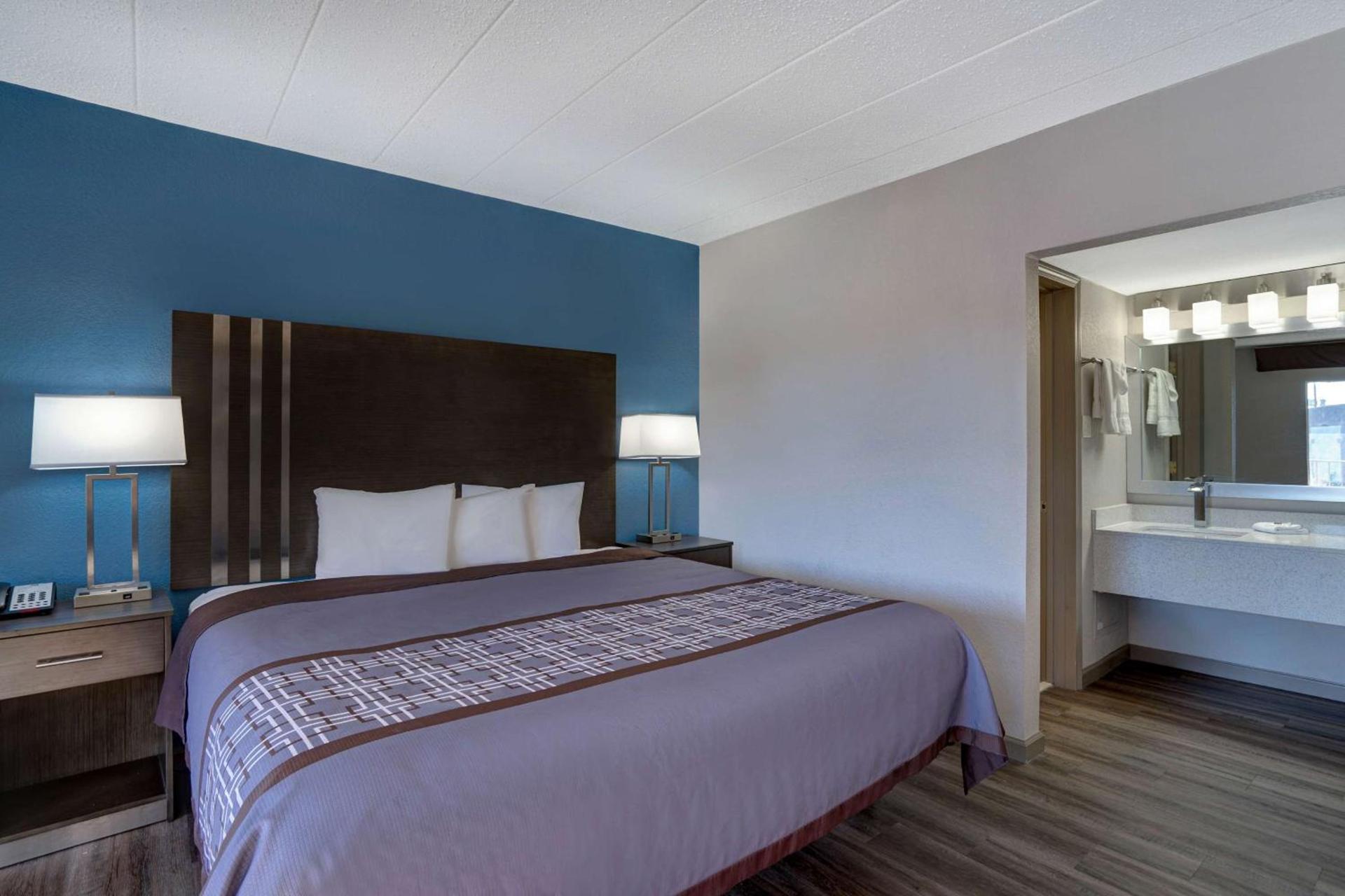 Motel 6 Burlington photo 7