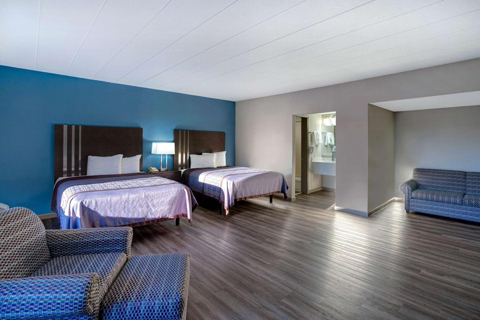 Motel 6 Burlington photo 13