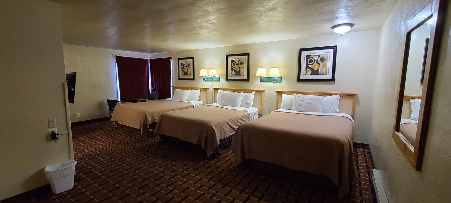 Economy Inn photo 2