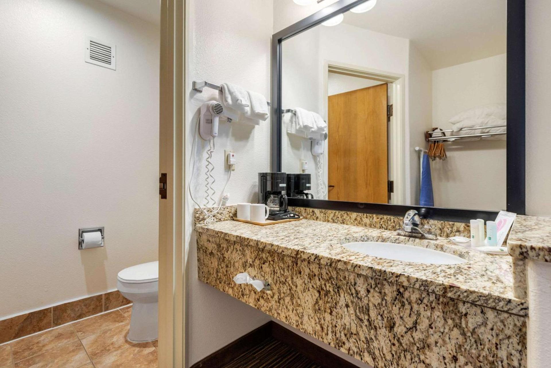 Quality Inn & Suites Limon photo 14