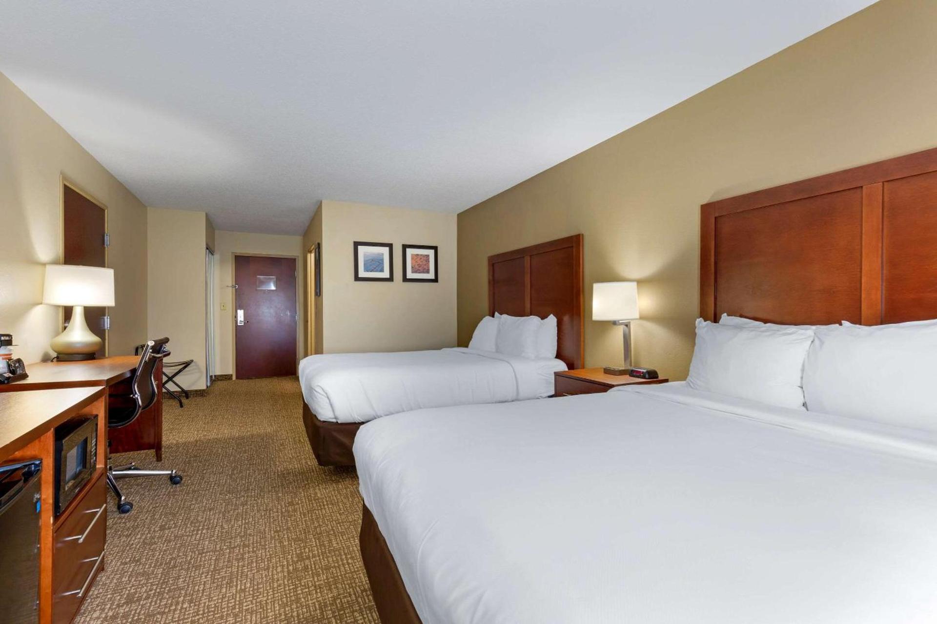 Comfort Inn & Suites Cambridge photo 18