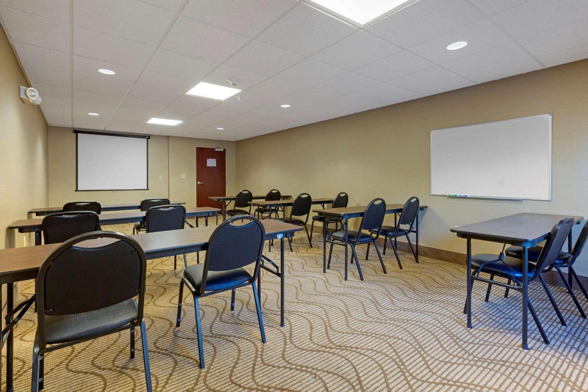 Comfort Inn & Suites Cambridge photo 25