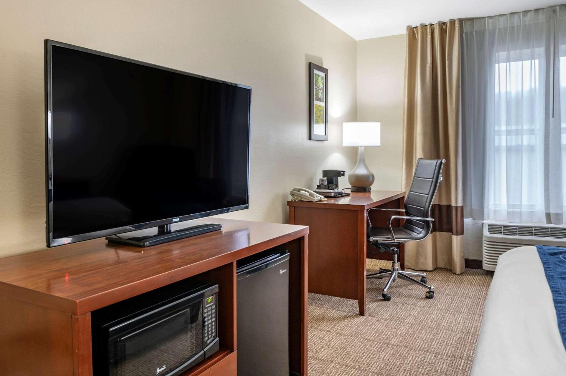 Comfort Inn & Suites Northern Kentucky photo 11