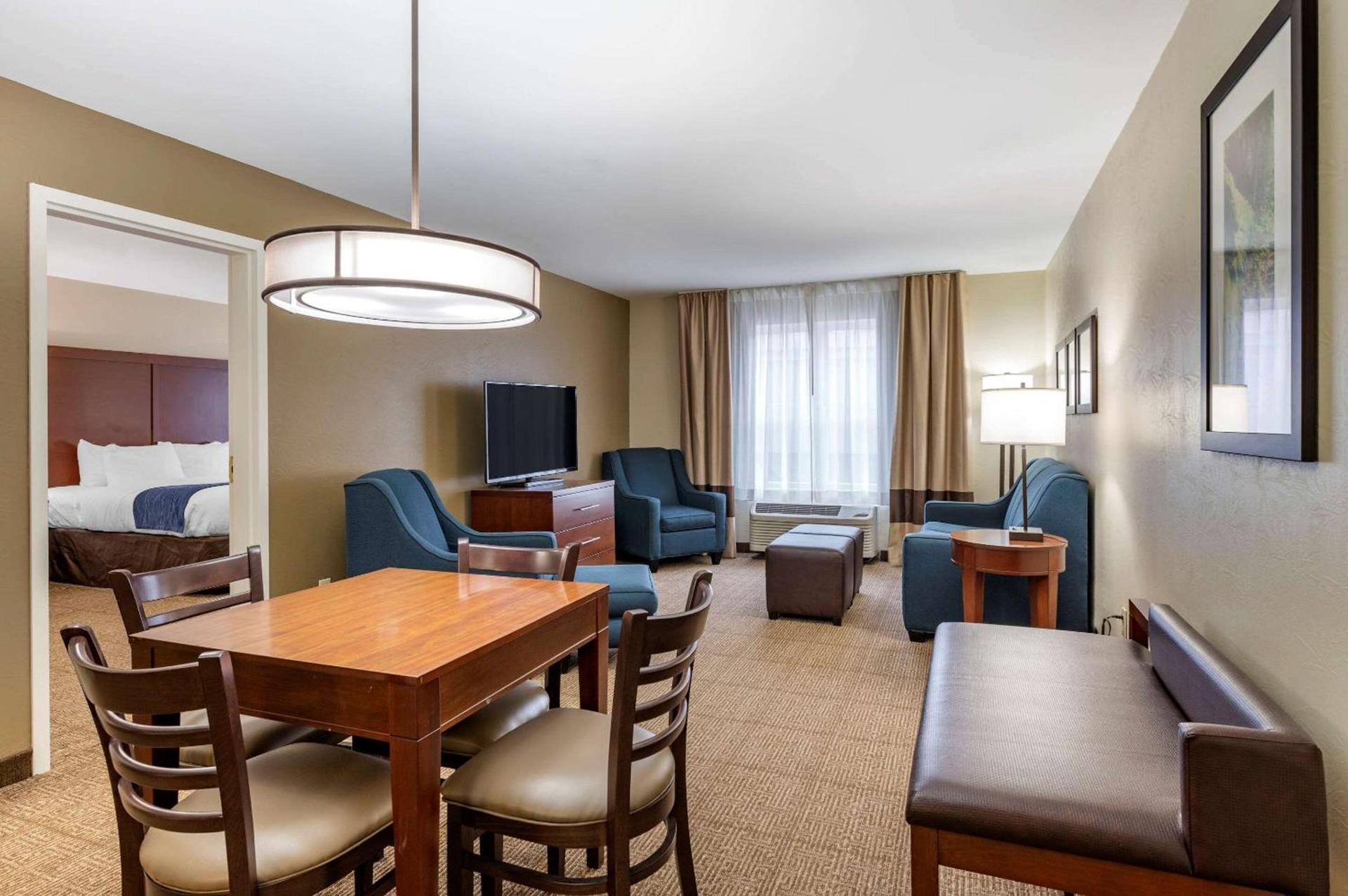Comfort Inn & Suites Northern Kentucky photo 26