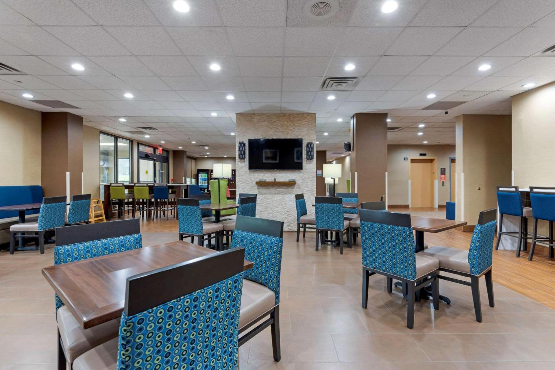 Comfort Inn Binghamton I-81 photo 29