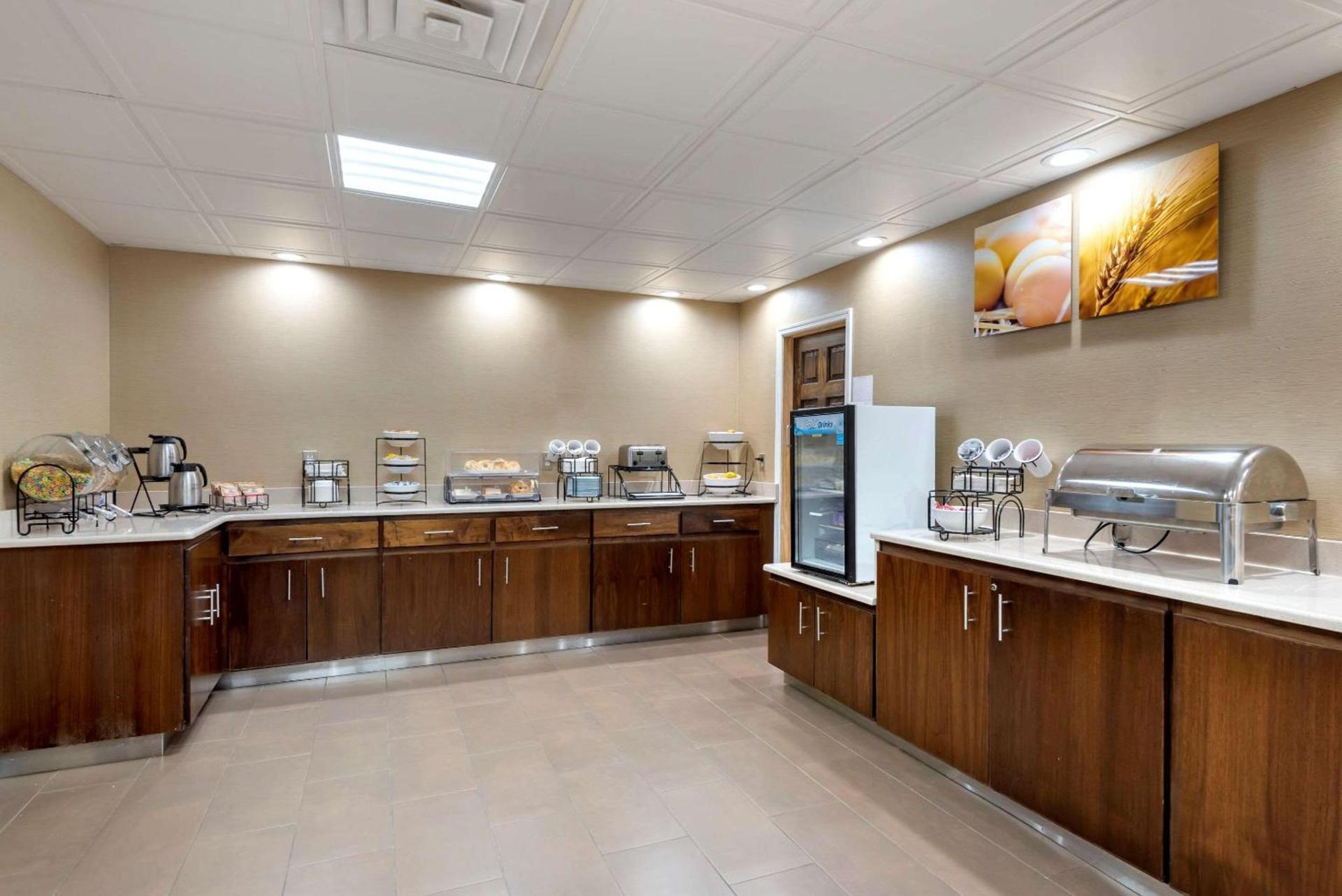 Comfort Inn Binghamton I-81 photo 30