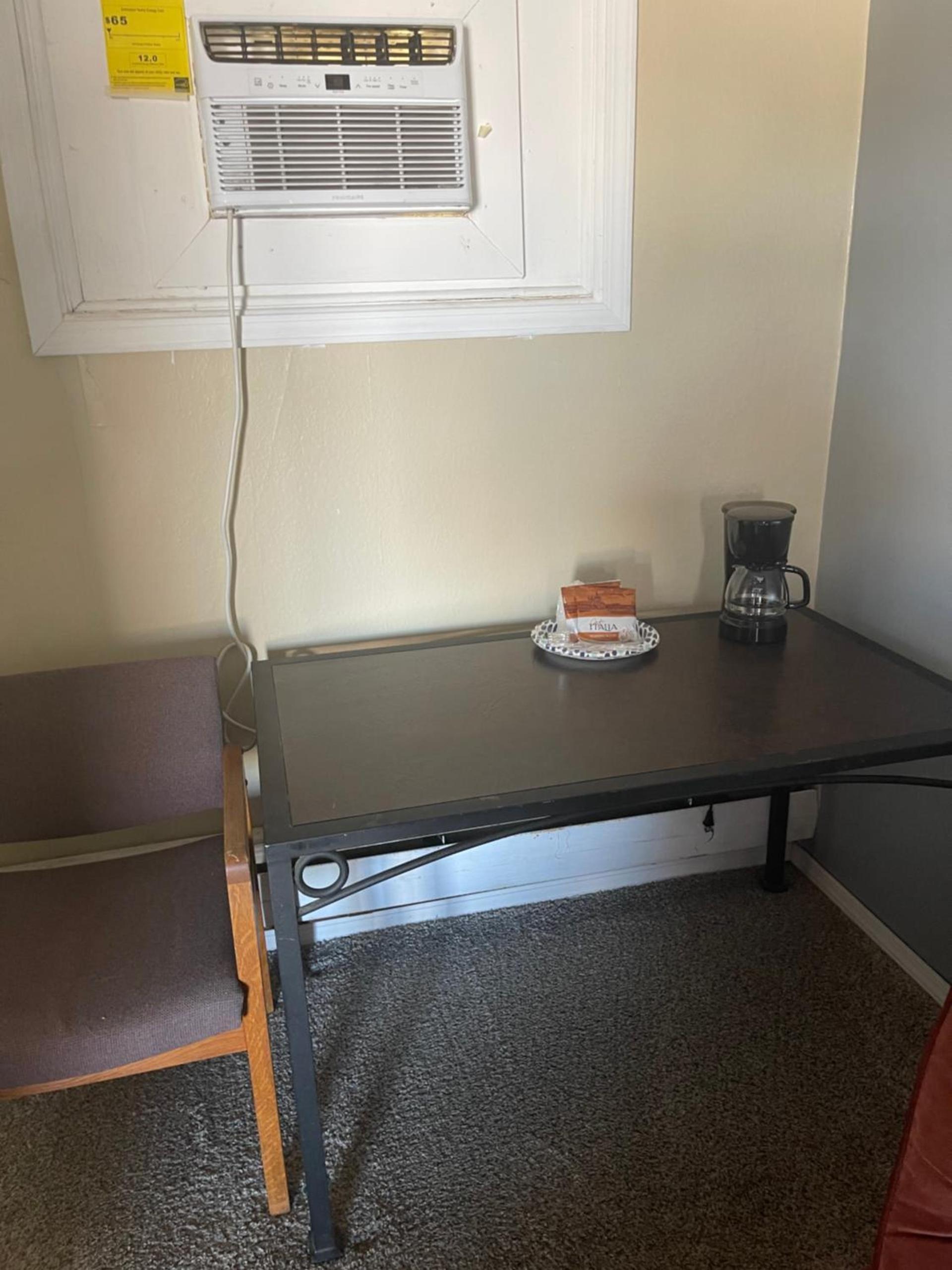 HOMETOWN INN photo 8