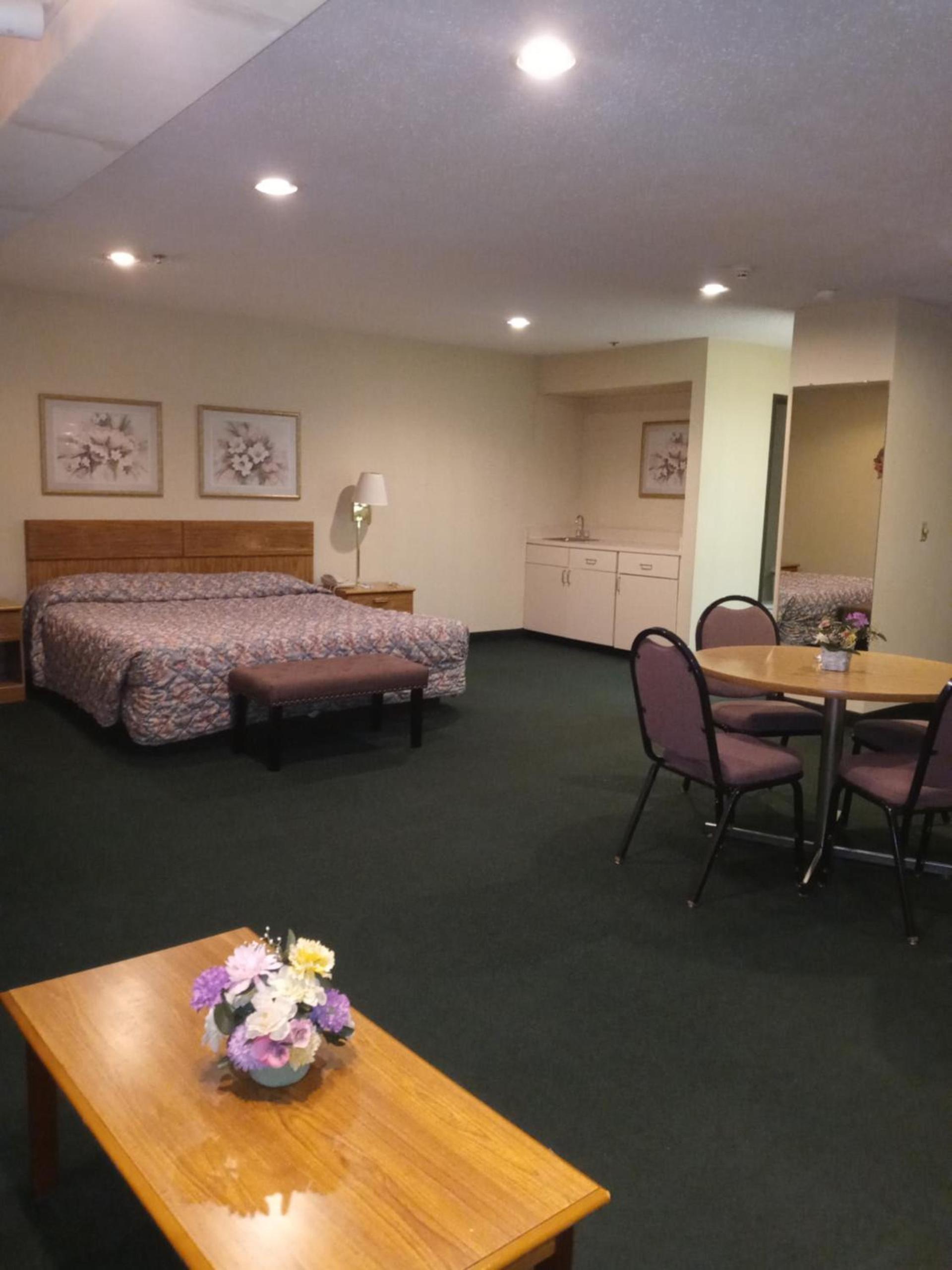 New Martinsville Inn photo 15