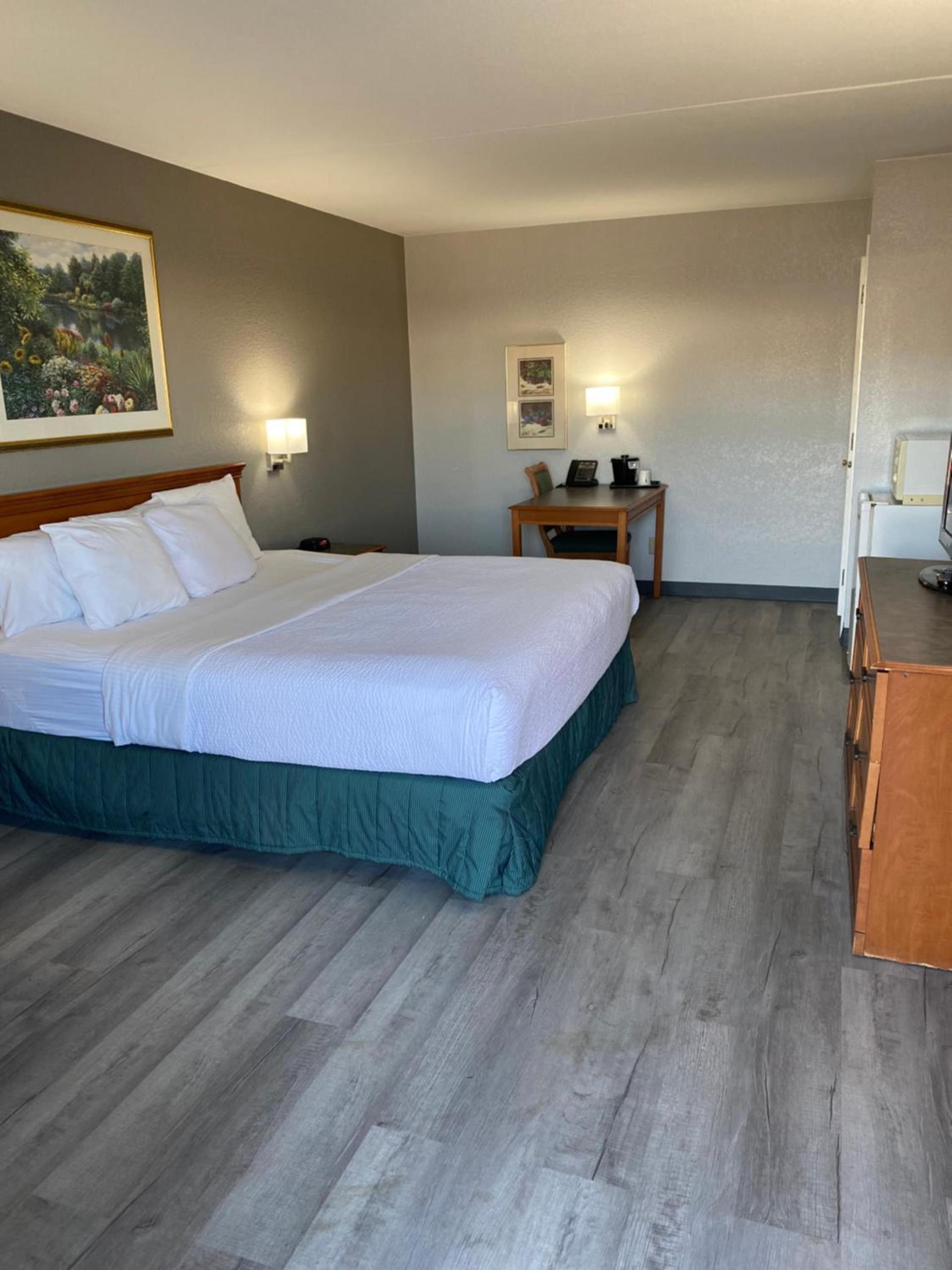 La Quinta Inn by Wyndham Tyler photo 13