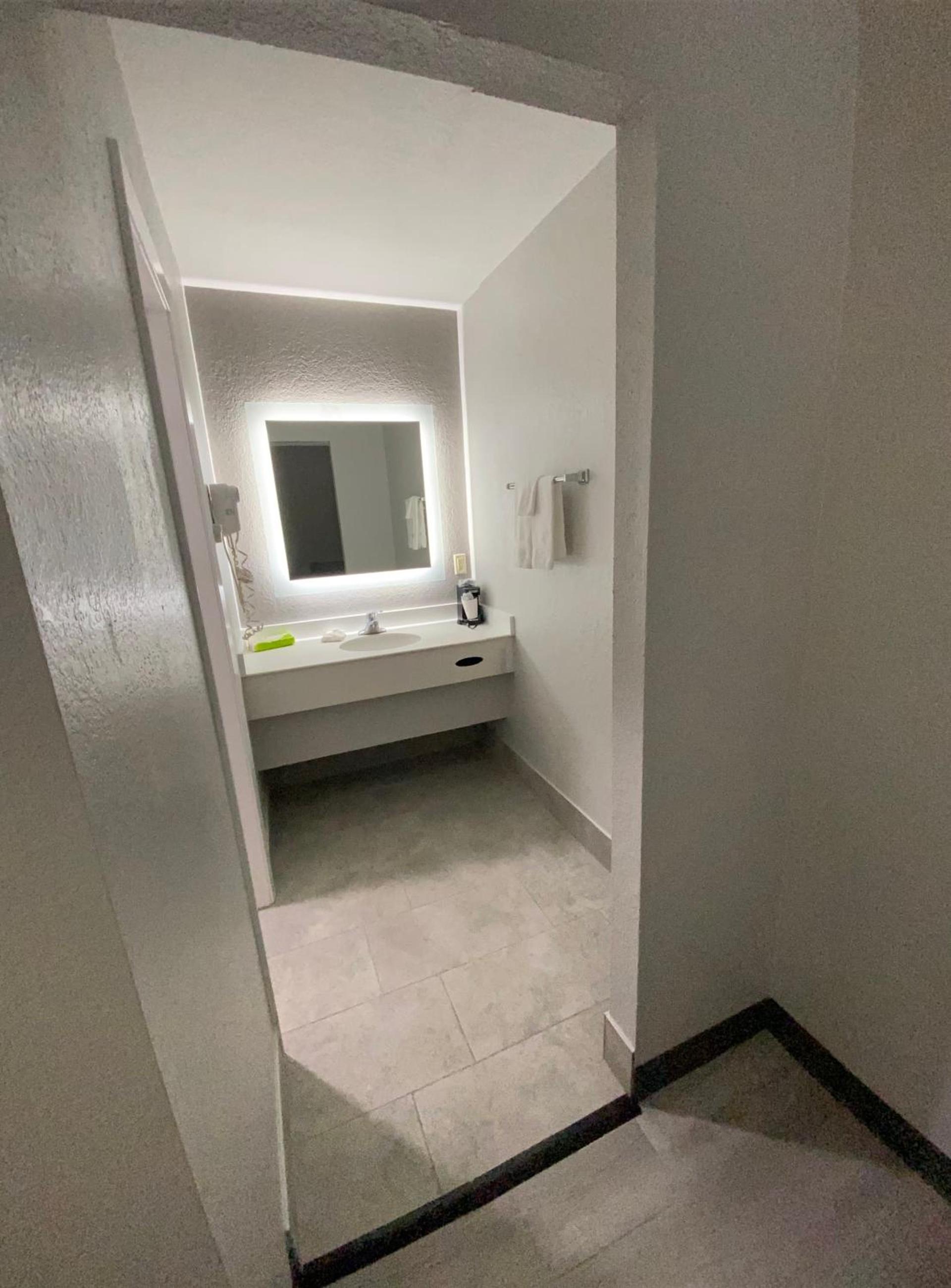 La Quinta Inn by Wyndham Tyler photo 21